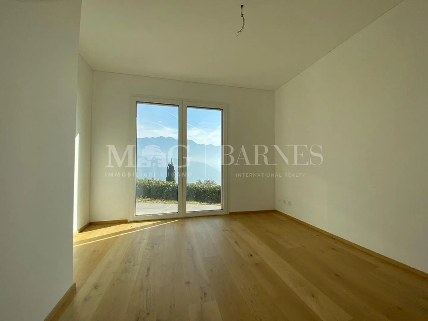 Lugano Lake View Apartment - Photo 3 of 10
