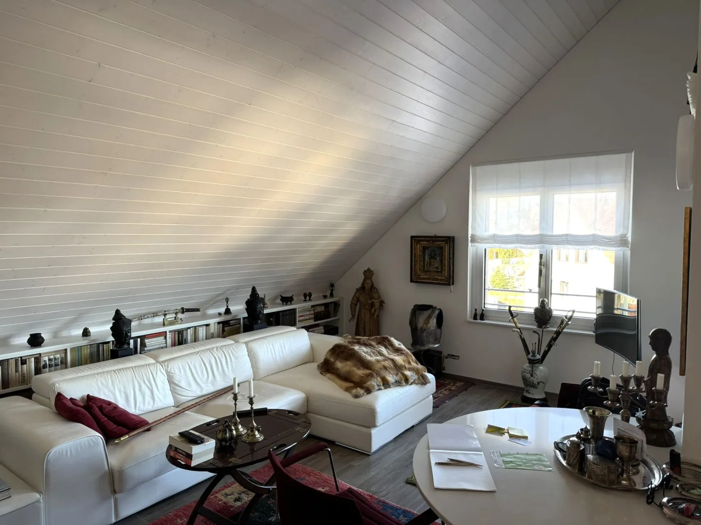 Vivre avec style au-dessus des toits d'Esslingen - appartement moderne près de la gare - Photo 2 sur 9