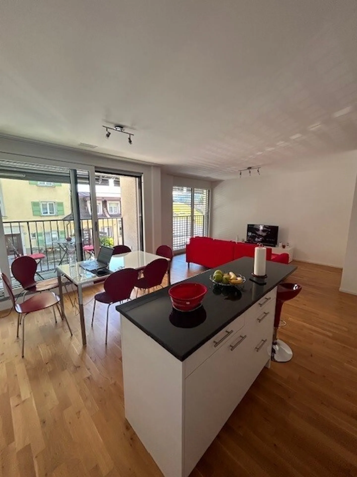 Modern 3.5-room apartment on the 2nd floor - Photo 2 of 8