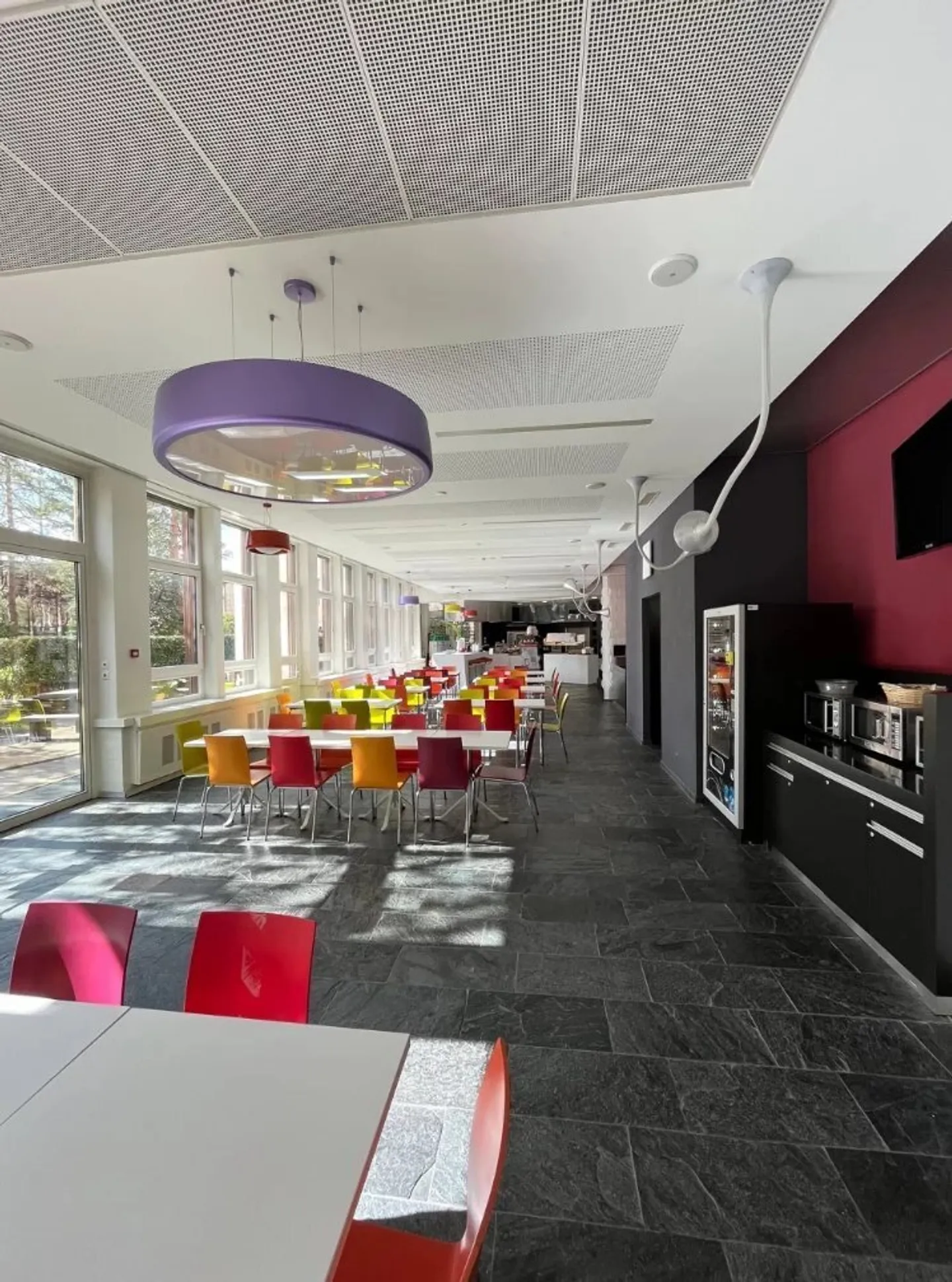 Ufficio Moderno in Edificio Sicuro - Foto 2 di 5