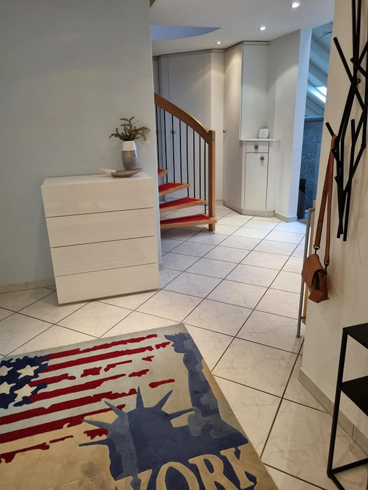 Penthouse - Photo 4 of 12