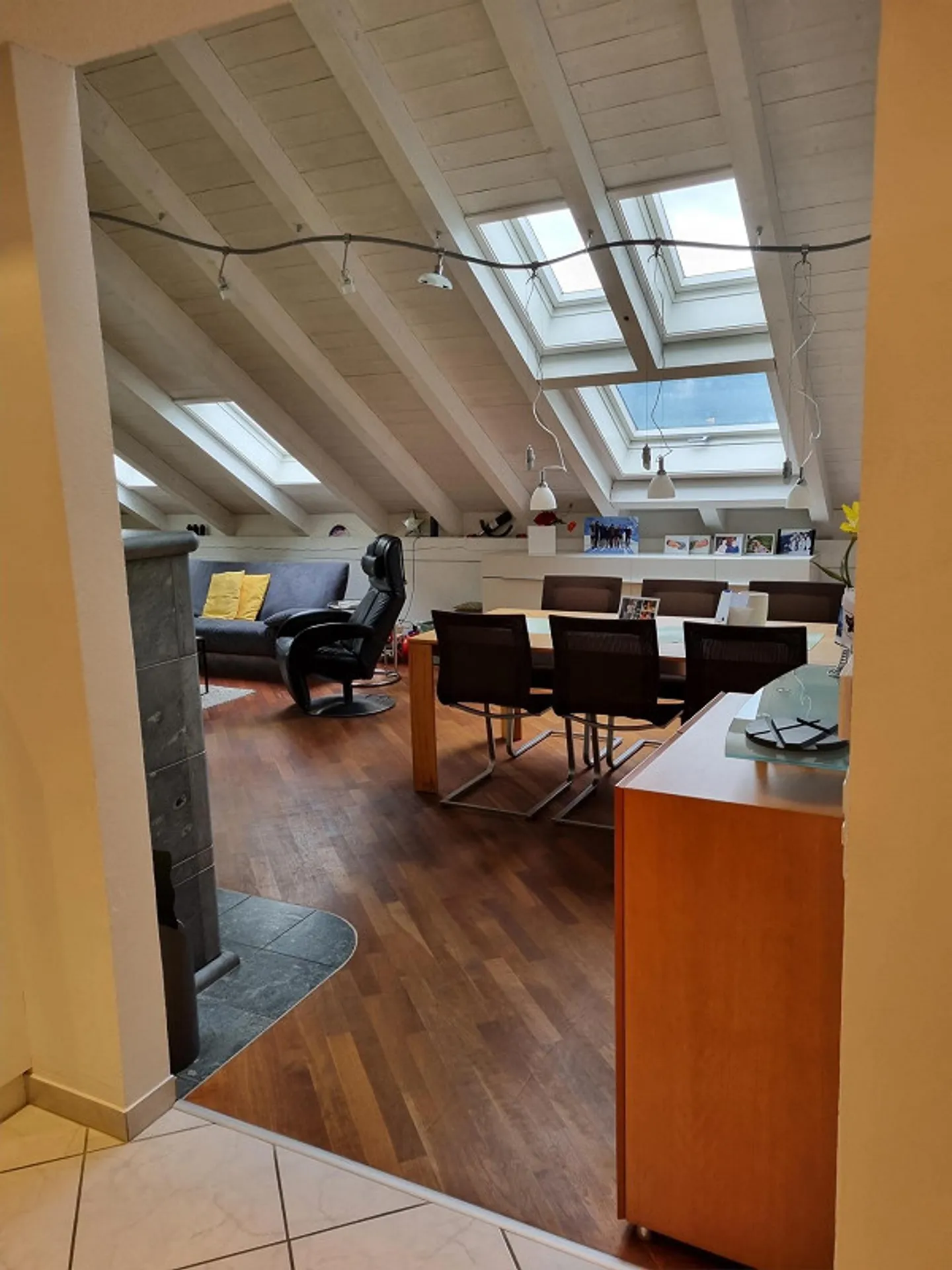 Penthouse - Photo 6 of 12