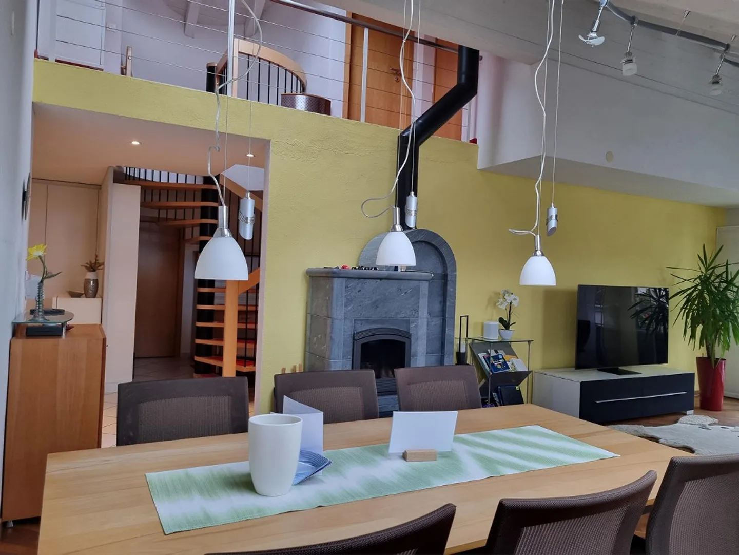 Penthouse - Photo 7 of 12