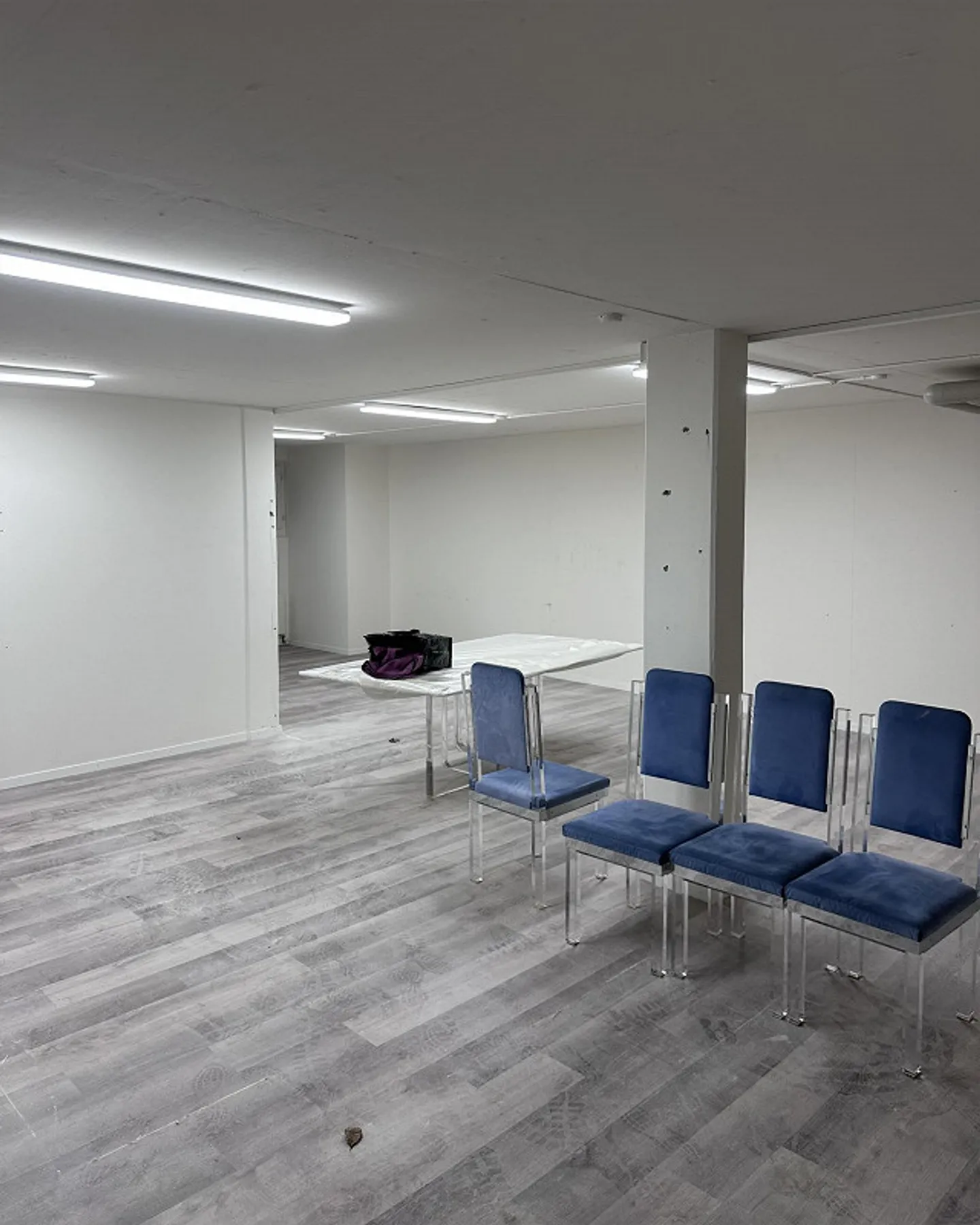 Bright office for rent in a central location in Spreitenbach - Photo 3 of 7