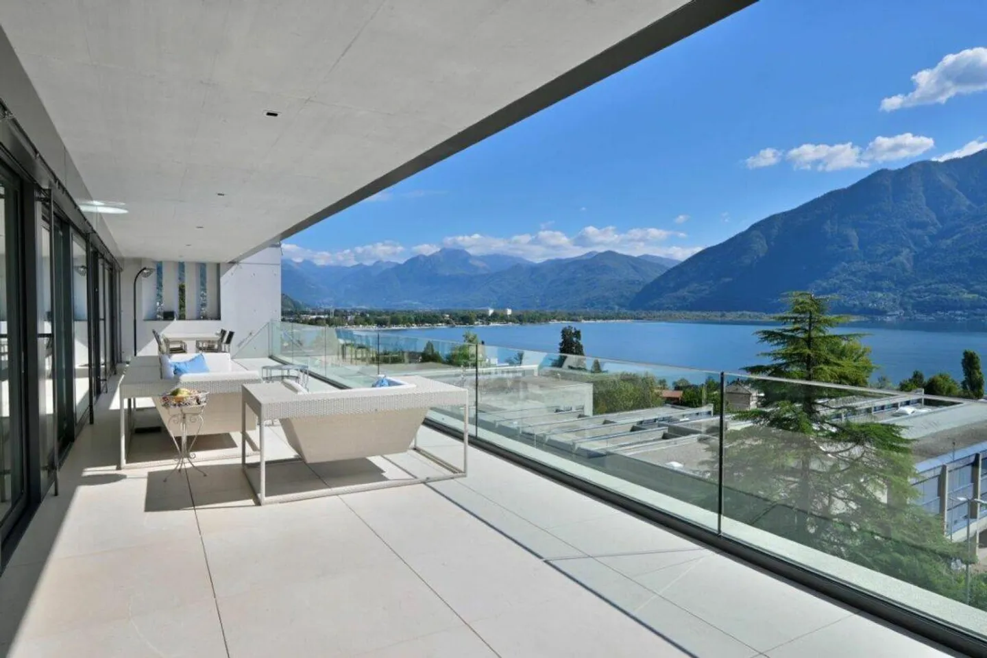 Geräumige und luxuriöse Duplex-Penthouse mit spektakulärem Seeblick - Foto 2 von 15