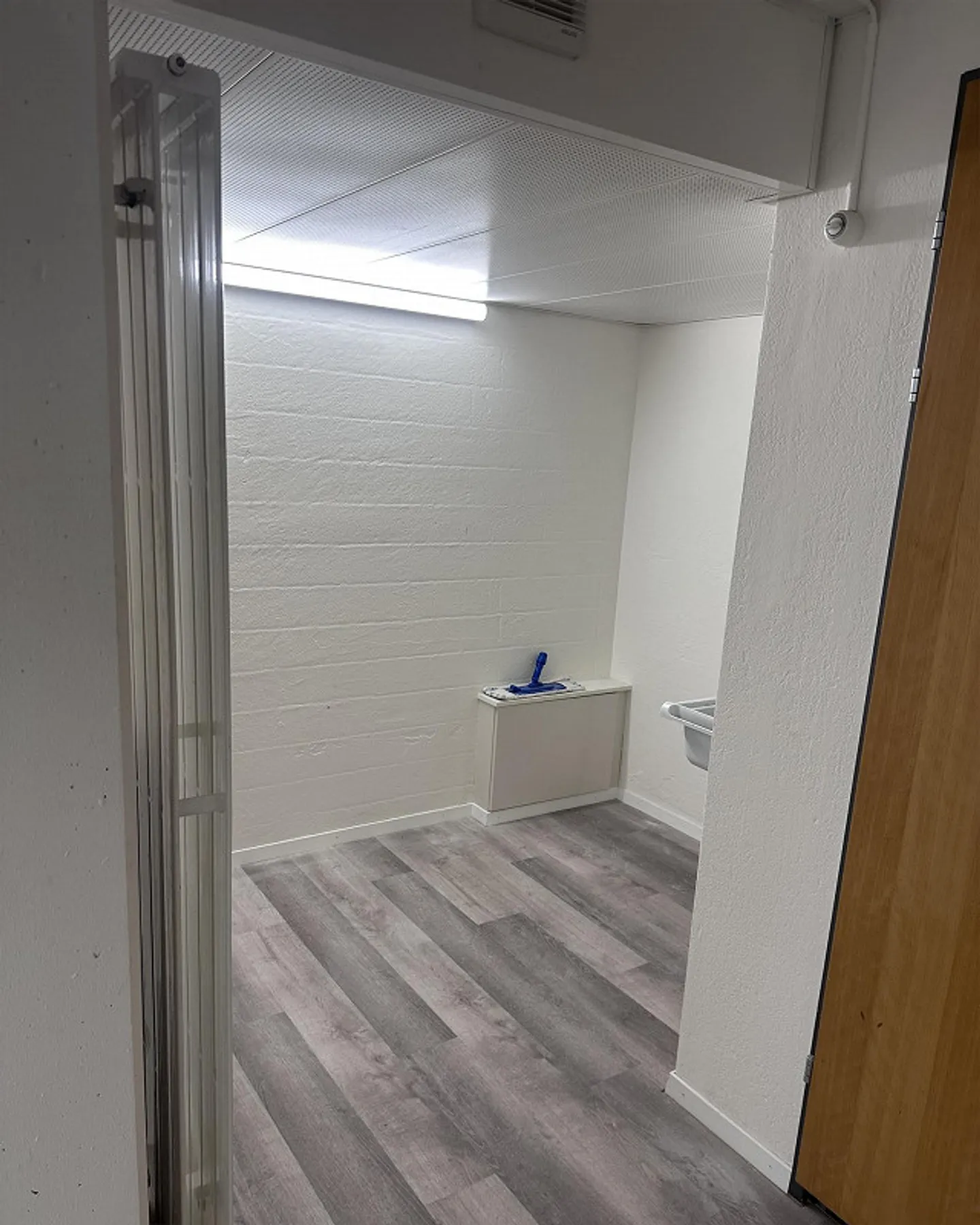 Bright office for rent in a central location in Spreitenbach - Photo 5 of 7