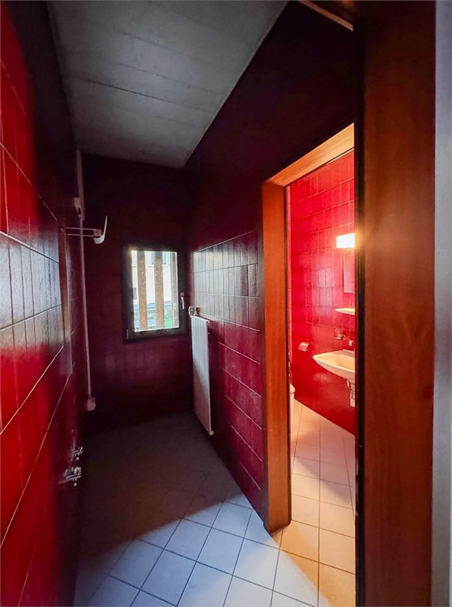 ESPACE COMMERCIAL AU REZ-DE-CHAUSSÉ DANS UN EMPLACEMENT STRATÉGIQUE - Photo 5 sur 5