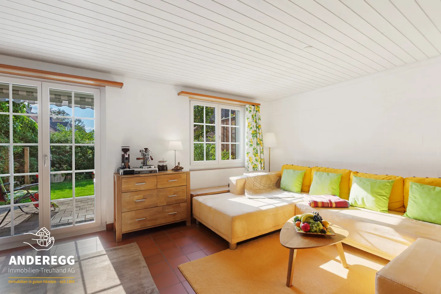 Cozy 4.5 (5.5)-Room Row House in a Quiet Location - Photo 3 of 14