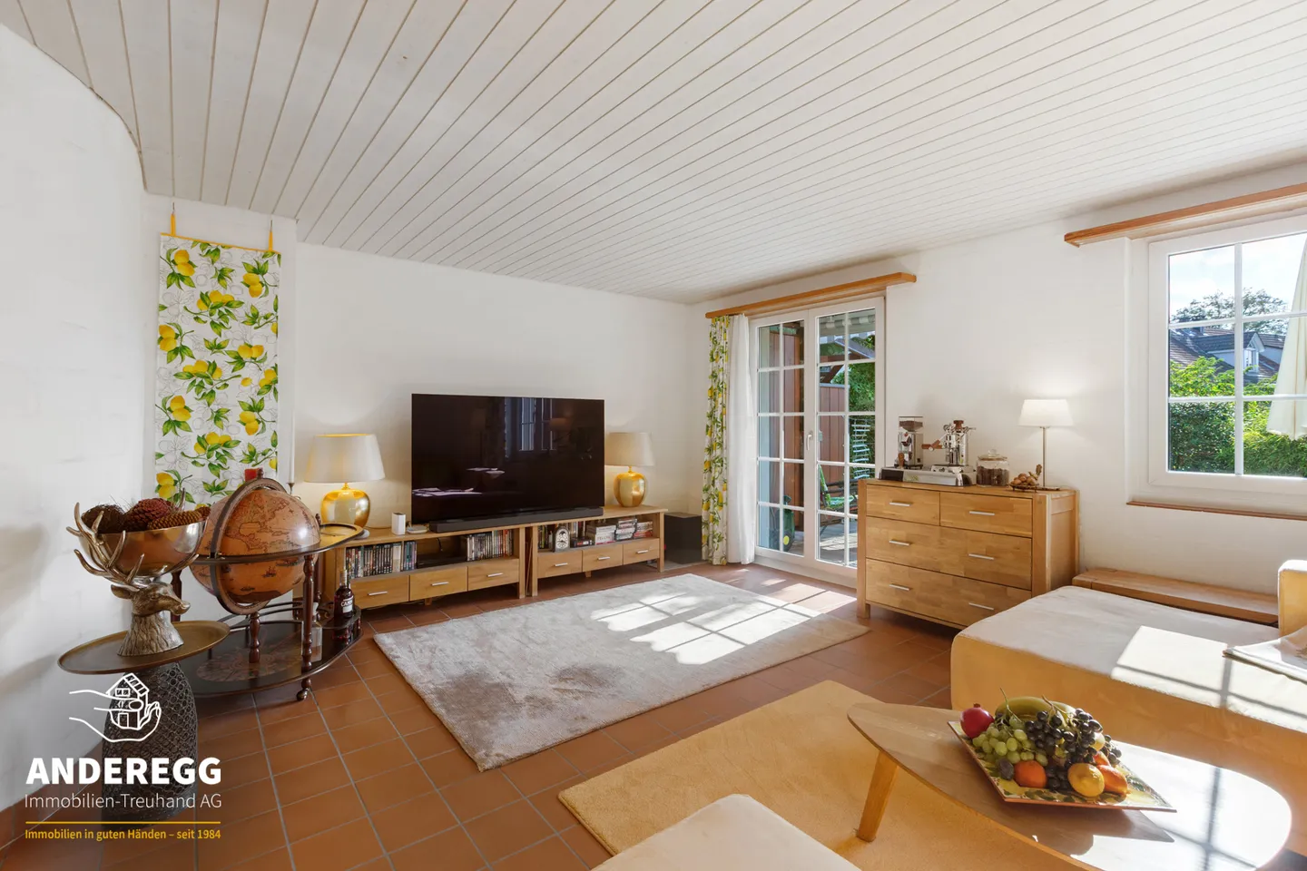 Cozy 4.5 (5.5)-Room Row House in a Quiet Location - Photo 2 of 14