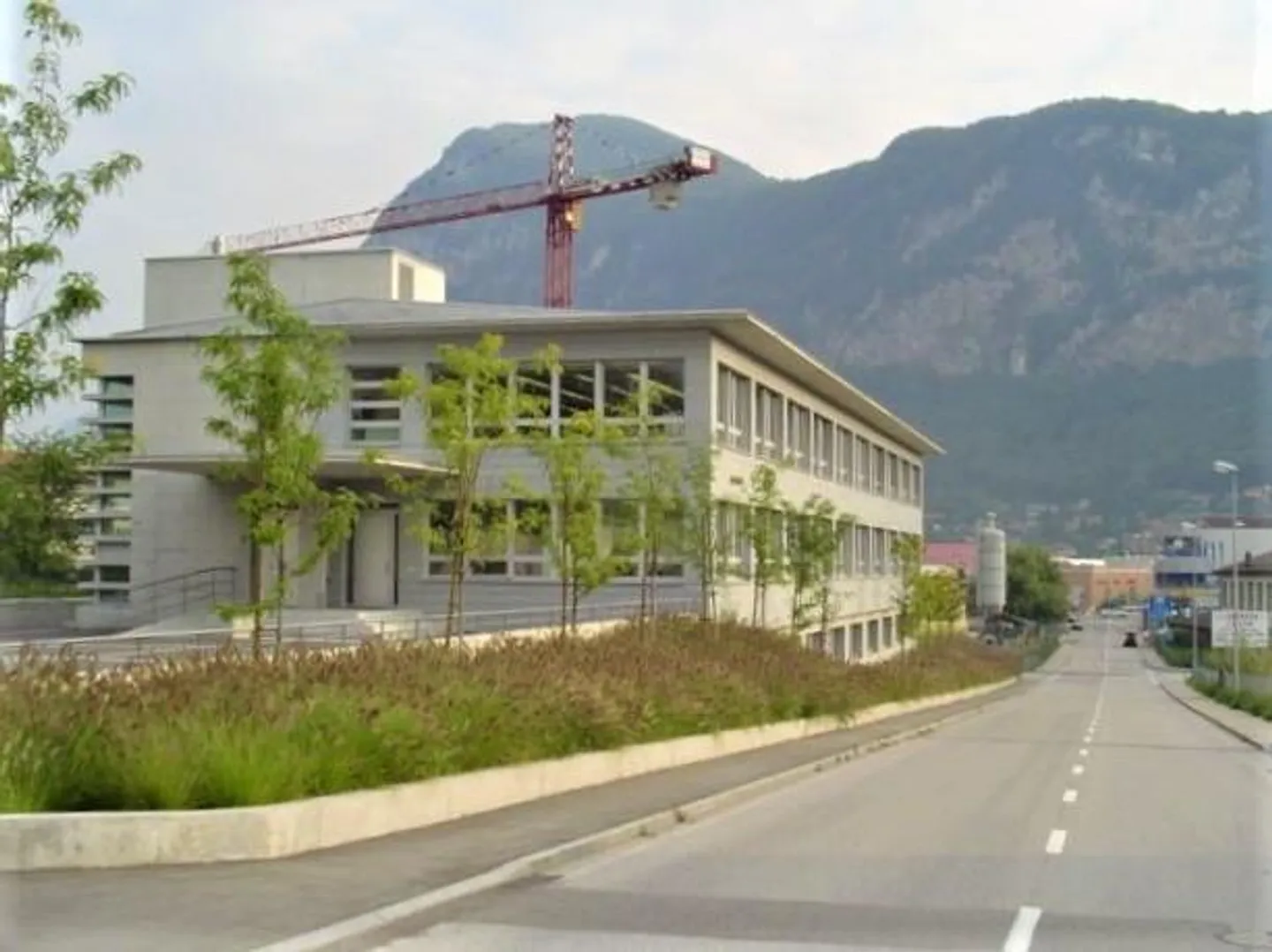 700m2 Bureau / Commerce / Vente / Production / Espace de Stockage - Photo 1 sur 4