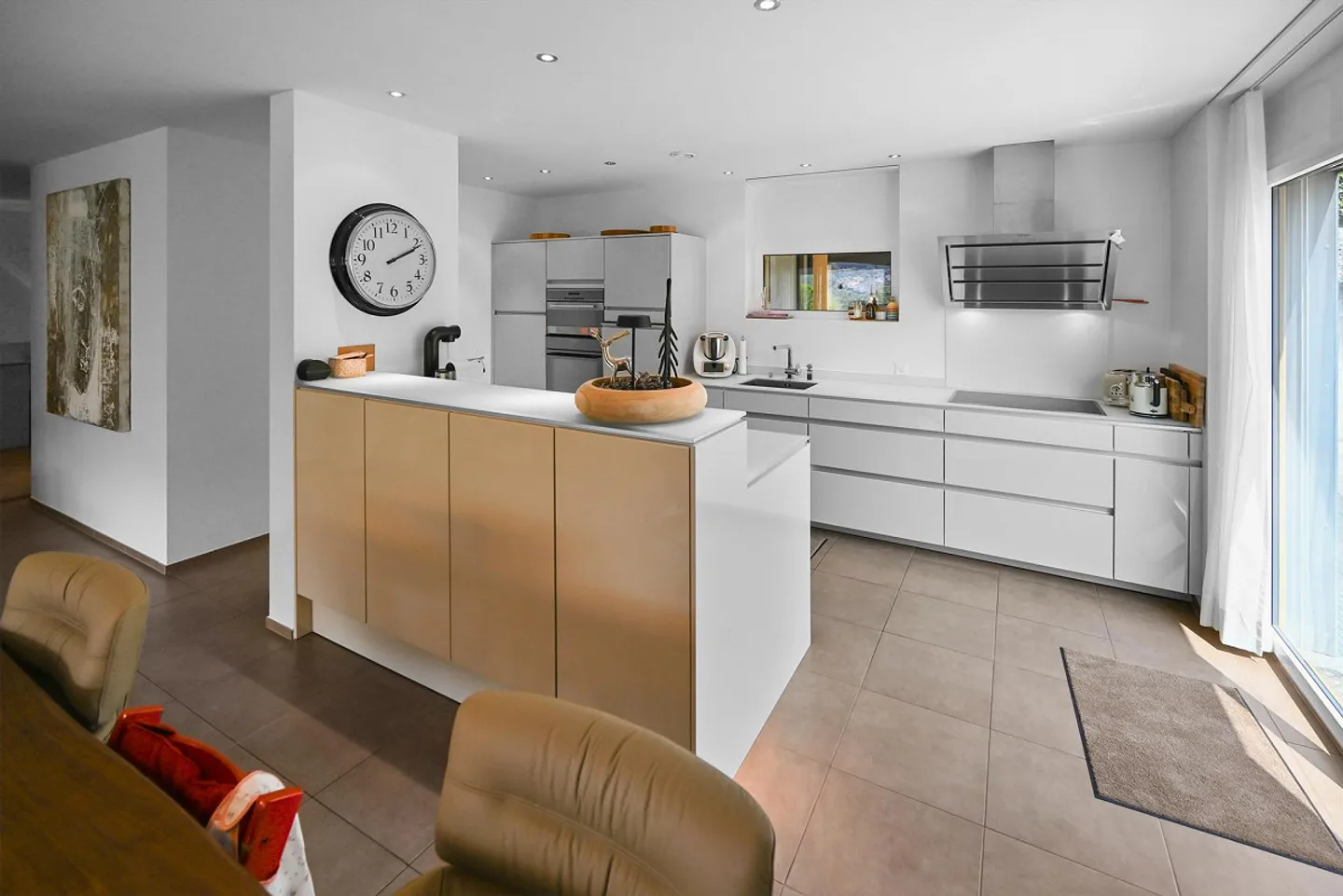 Grosszügiges 6.5-Zimmer-Terrassenhaus mit unverbaubarer Aussicht - Foto 9 von 24