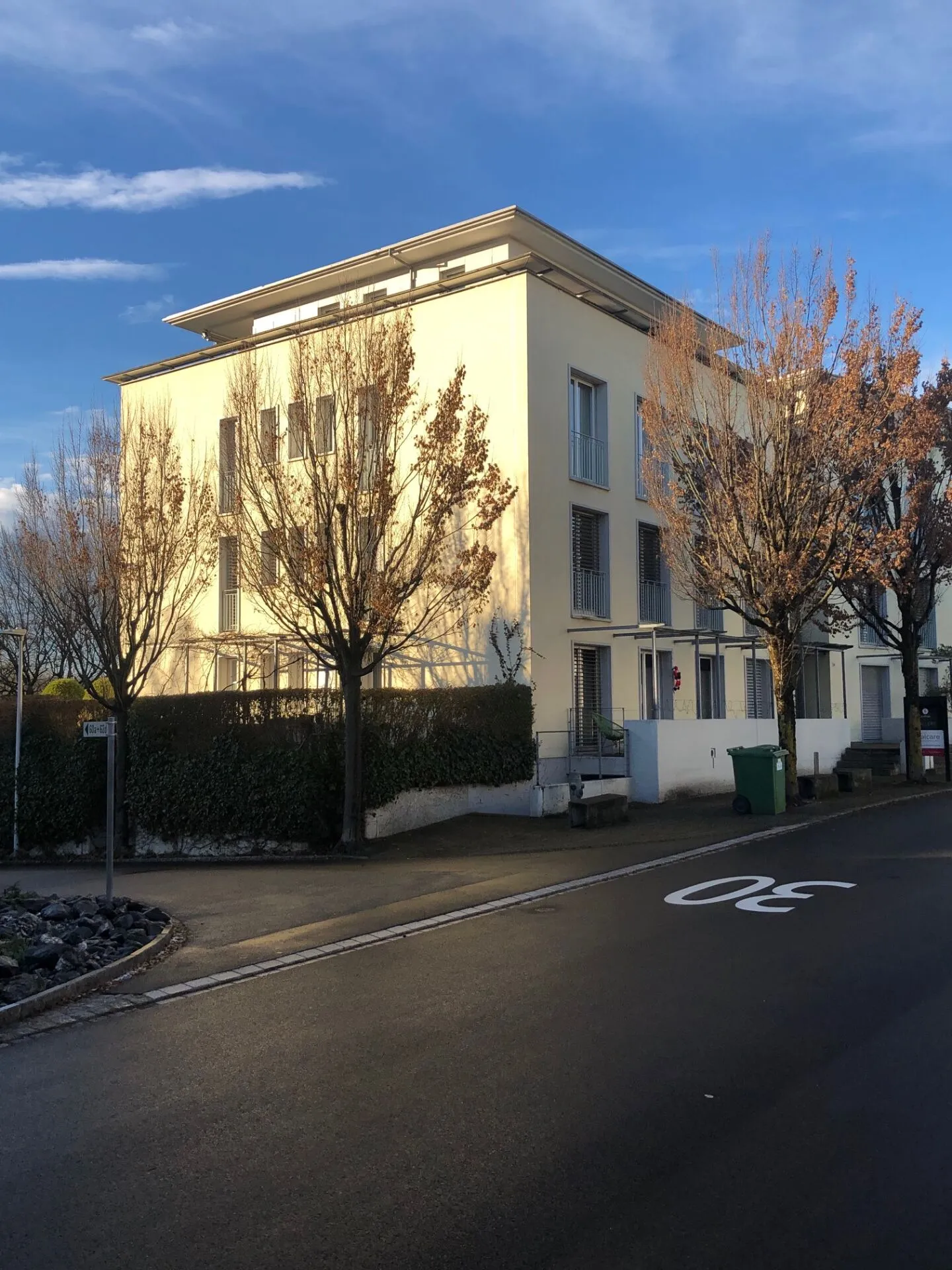 Privater Garagenparkplatz - Foto 1 von 2