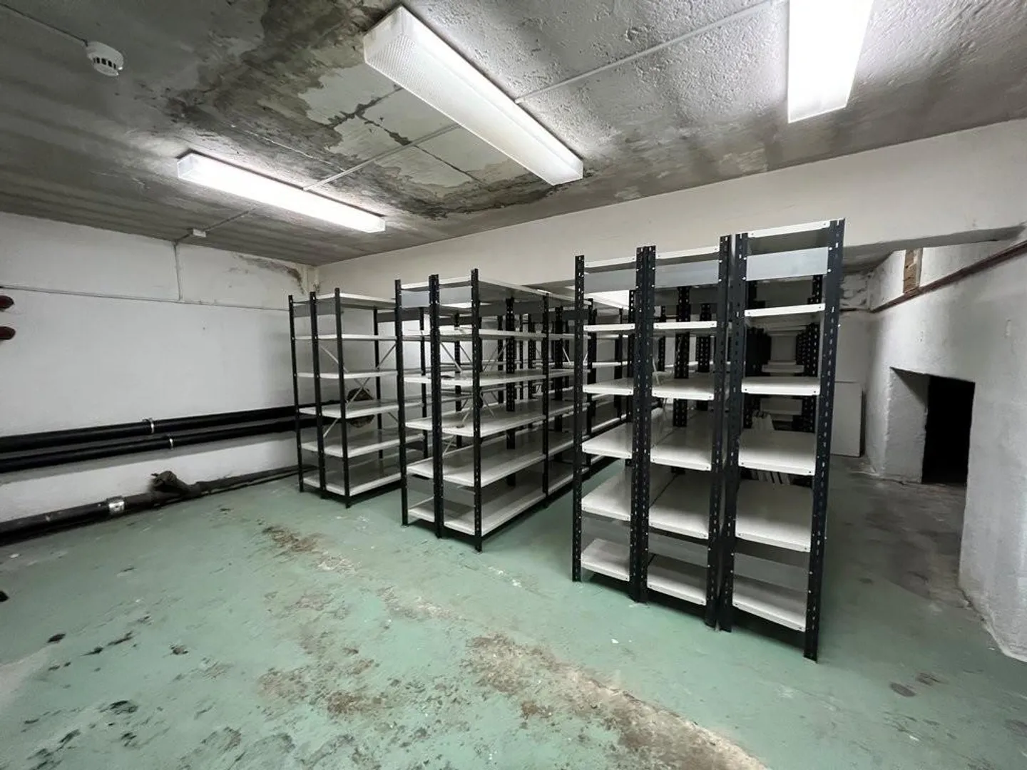 Edificio ad uso misto in affitto - Foto 2 di 4