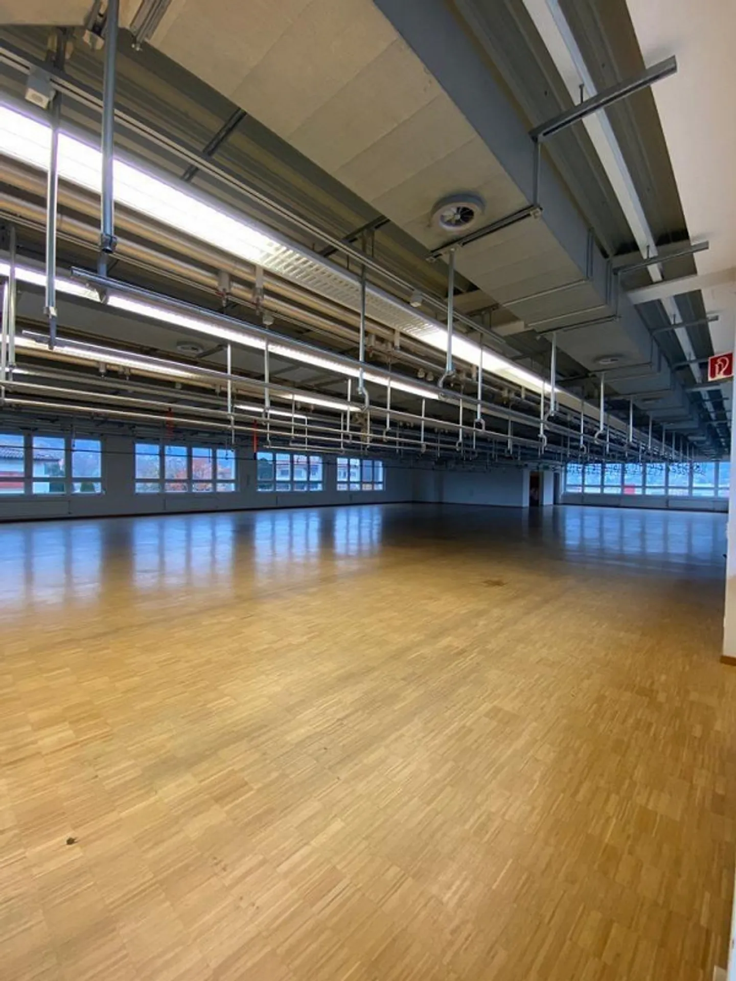 700m2 Bureau / Commerce / Vente / Production / Espace de Stockage - Photo 4 sur 4