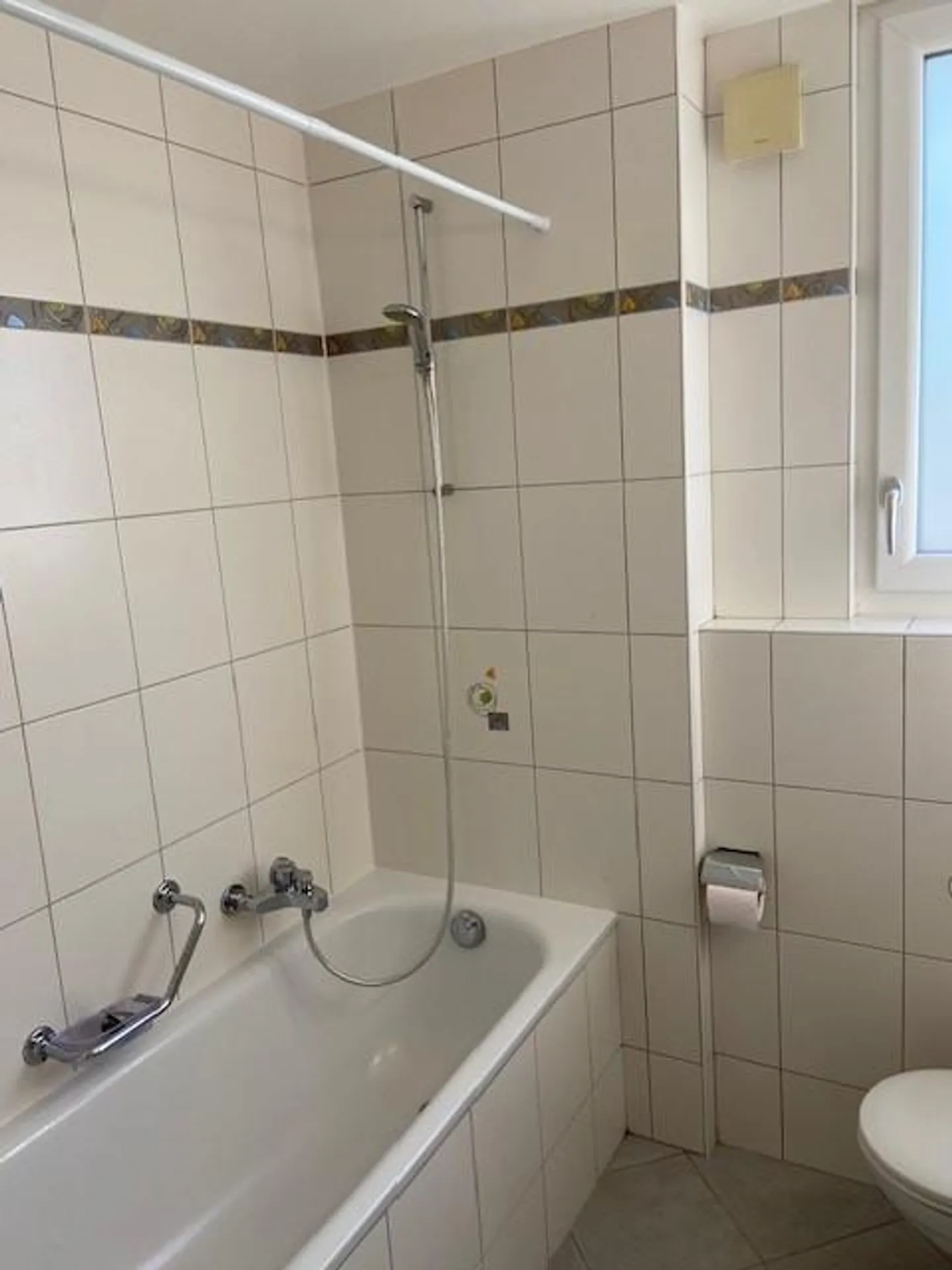 Appartamento 3,5 locali con giardino a Renens - Foto 10 di 11