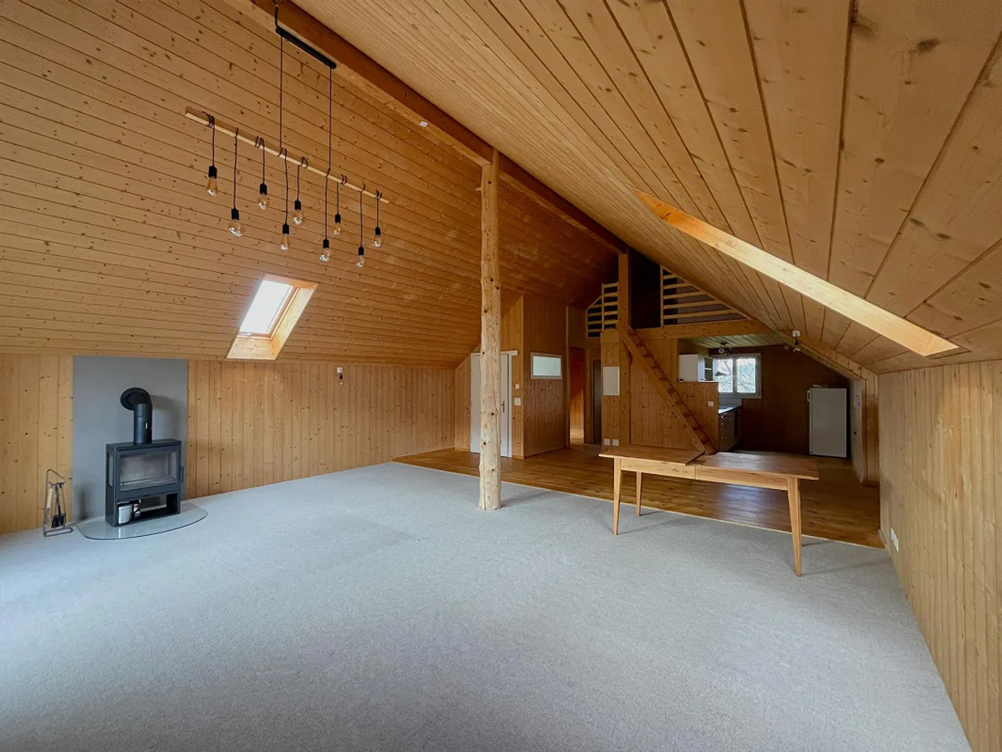 Charming 2.5-room attic apartment in the countryside with Alpine views - Photo 2 of 13
