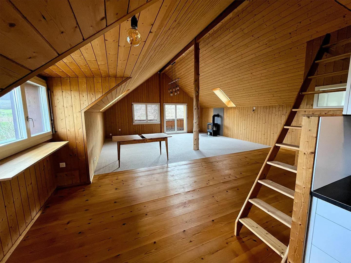 Charming 2.5-room attic apartment in the countryside with Alpine views - Photo 5 of 13