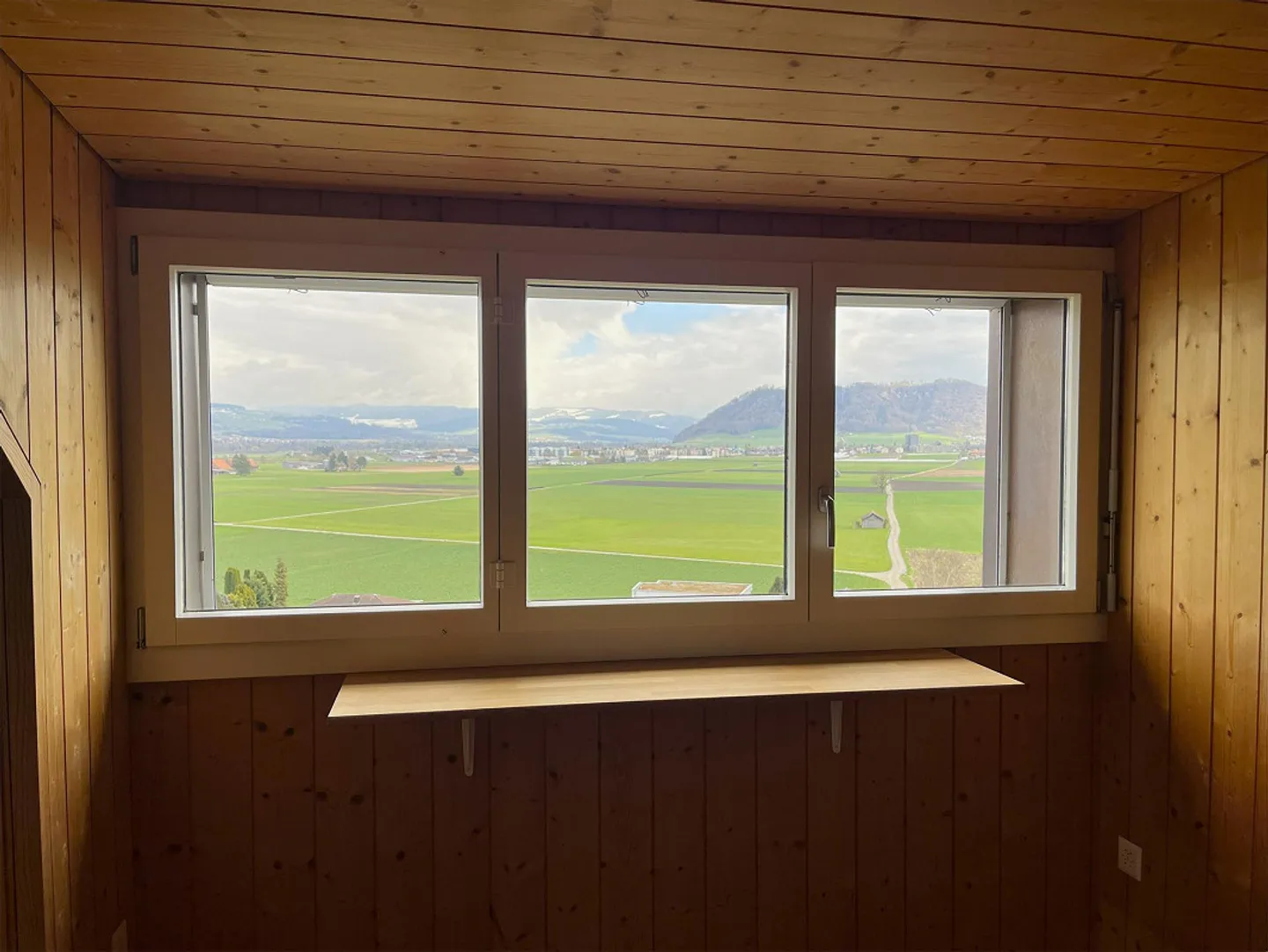 Charming 2.5-room attic apartment in the countryside with Alpine views - Photo 6 of 13