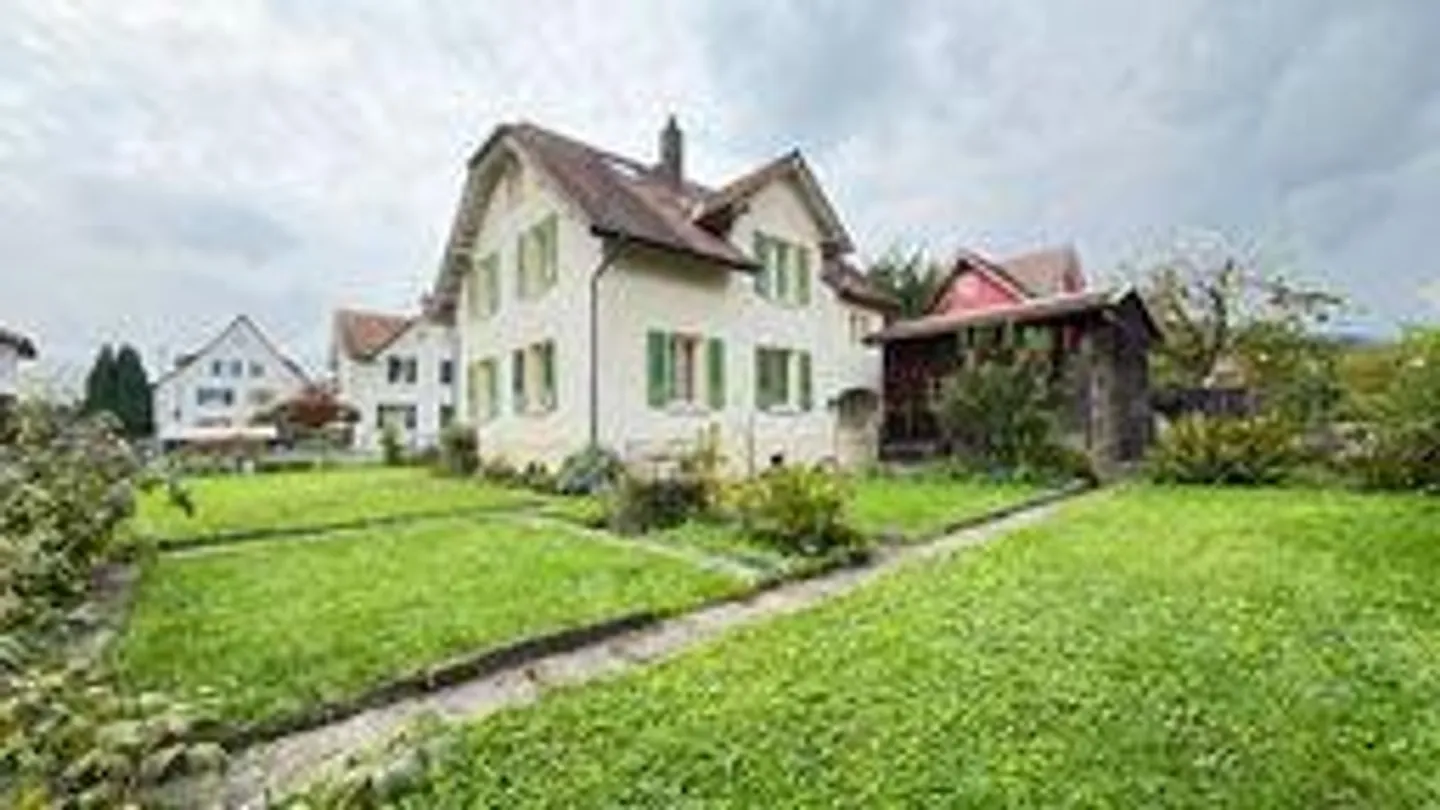 Casa unifamiliare di 5 1/2 stanze con carport e posto auto - Foto 1 di 10