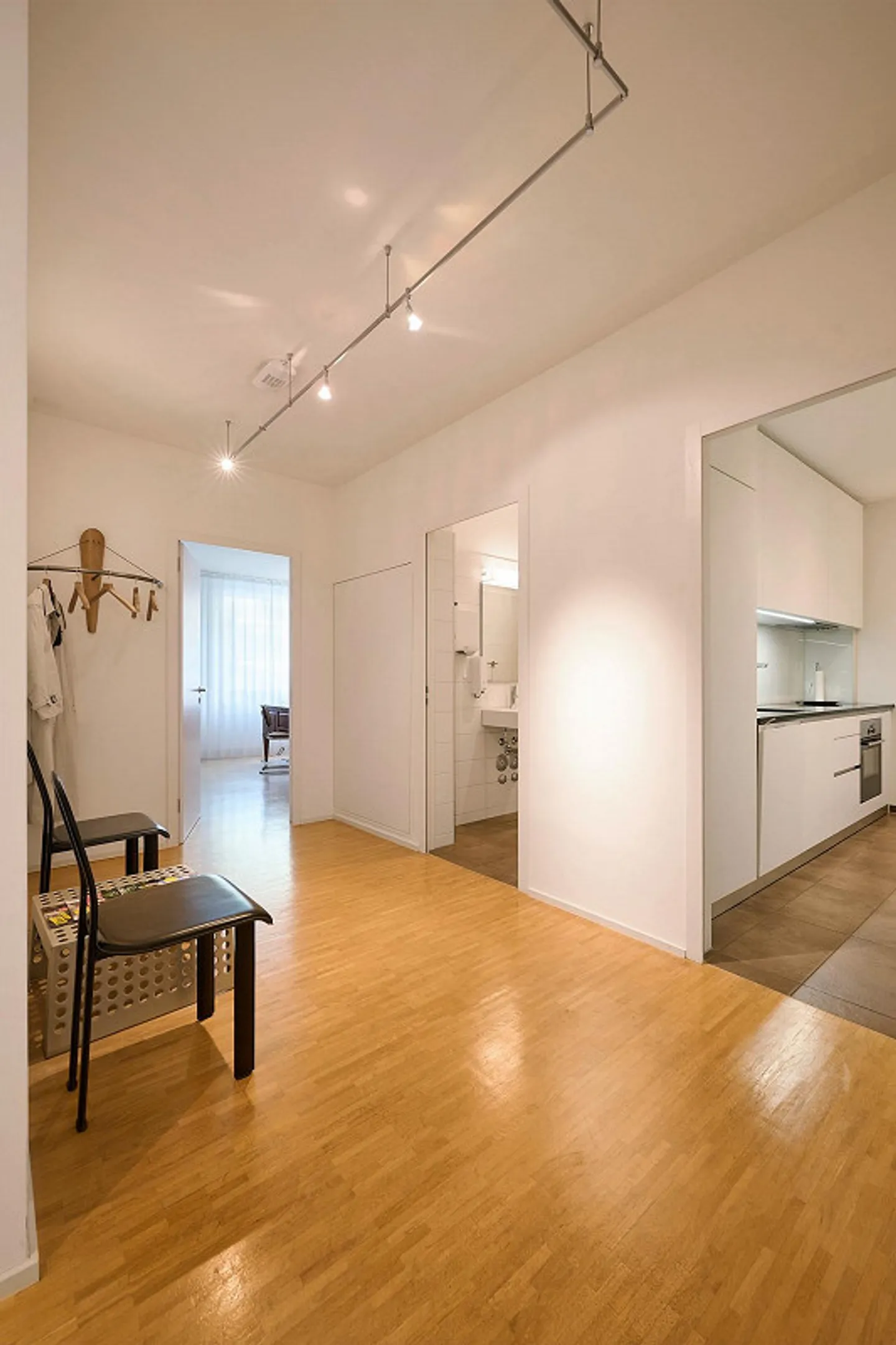 Sous-locataire - Bureaux modernes et lumineux dans un emplacement central à Bâle - Photo 3 sur 9