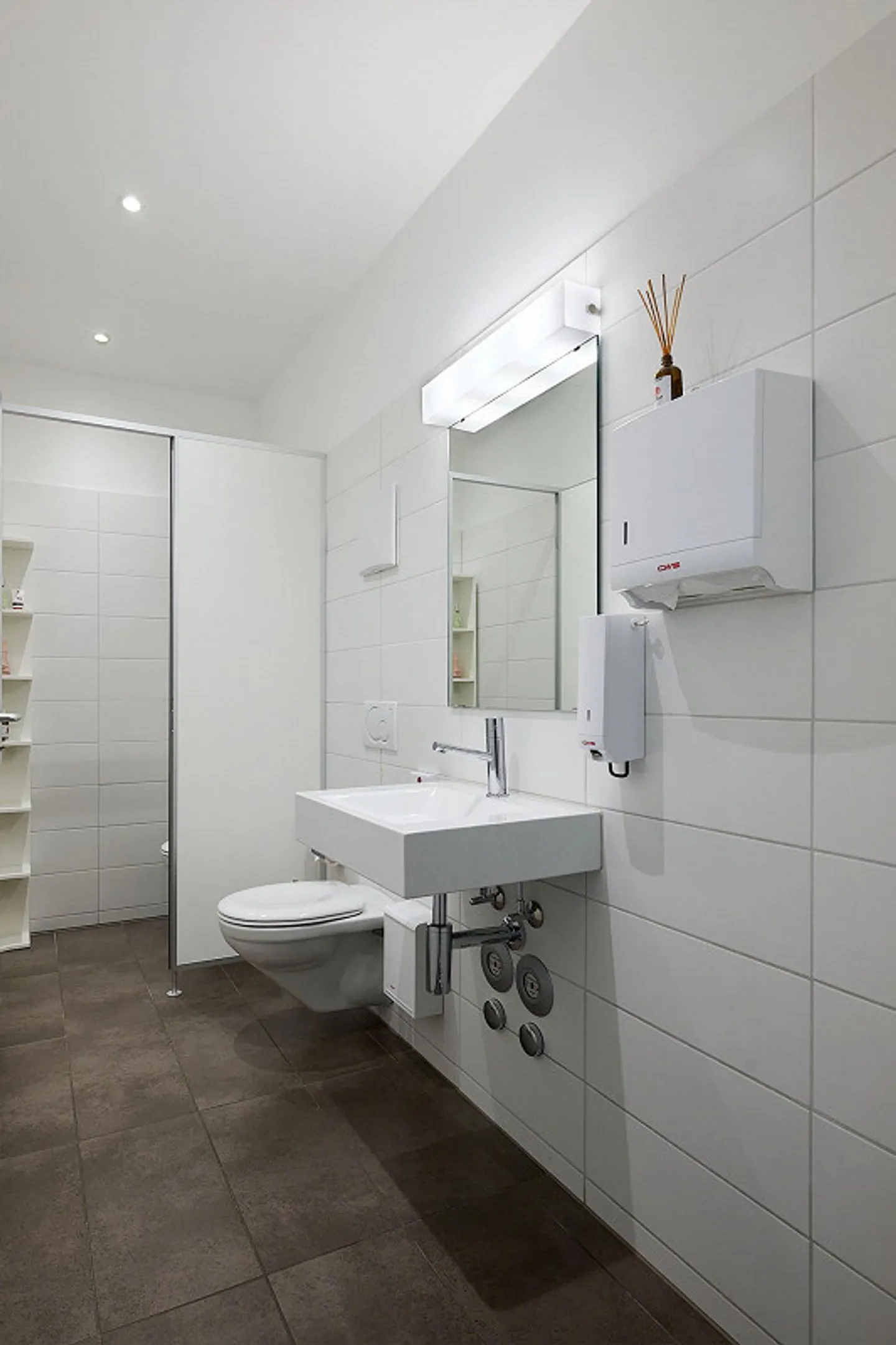 Sous-locataire - Bureaux modernes et lumineux dans un emplacement central à Bâle - Photo 5 sur 9