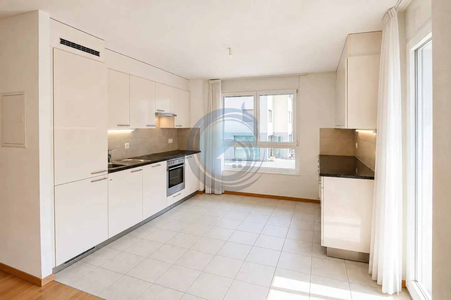 MAGNIFICO APPARTAMENTO DI 3,5 LOCALI NEL CUORE DI BLONAY - Foto 4 di 15