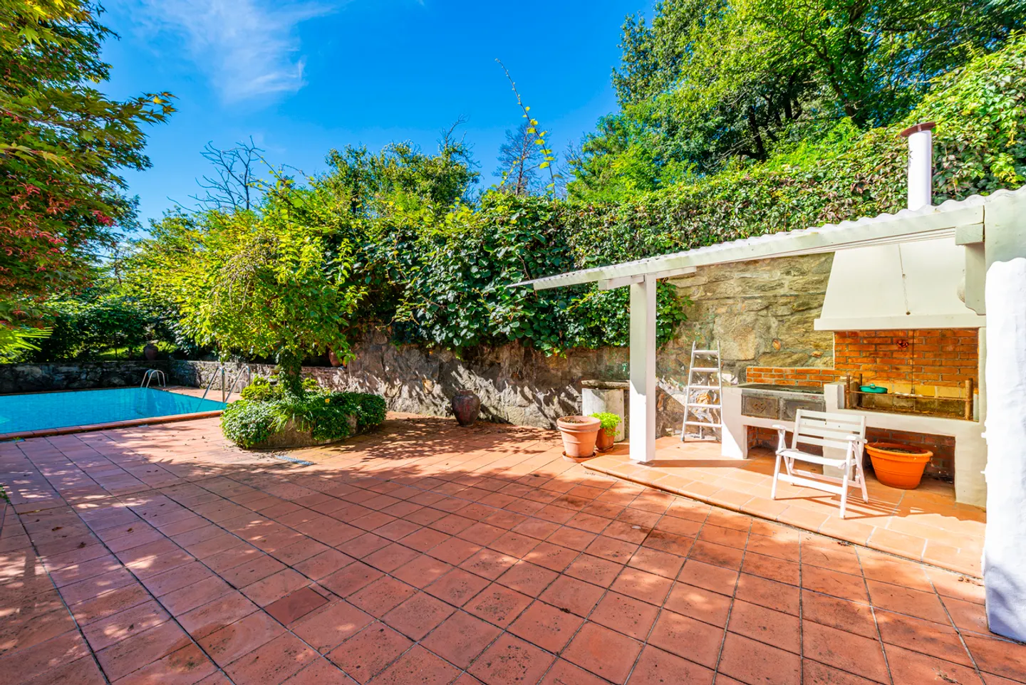 Stunning Villa with Lake View - Photo 13 of 16