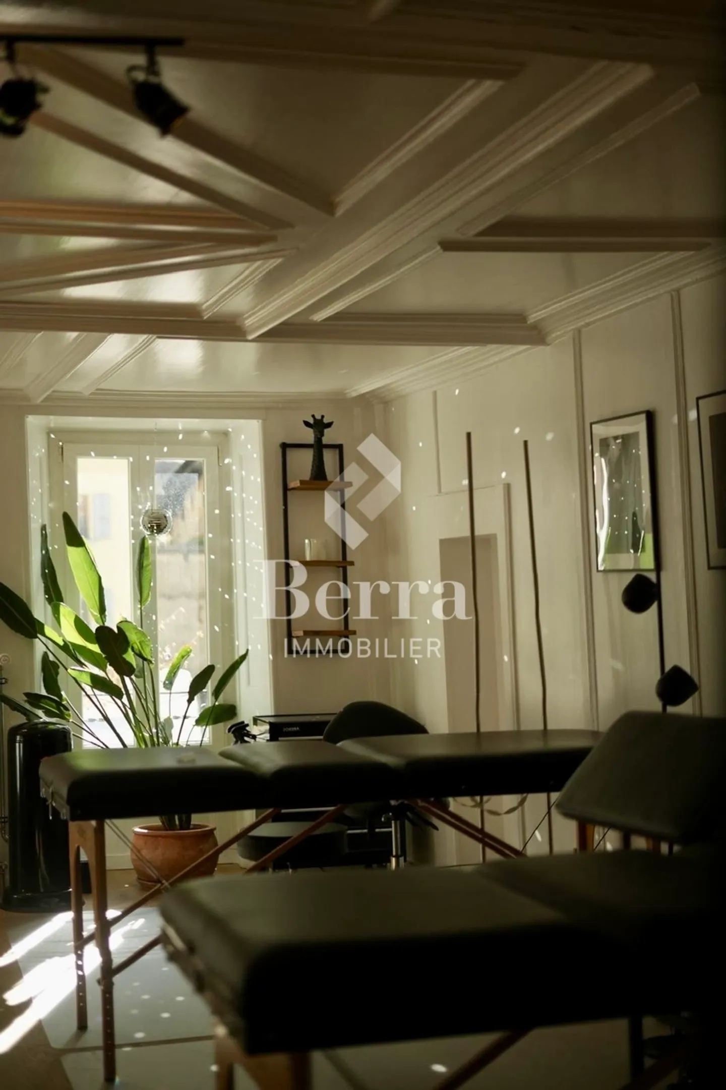 Superb 2.5 room apartment in the heart of Bourg - Photo 3 of 10