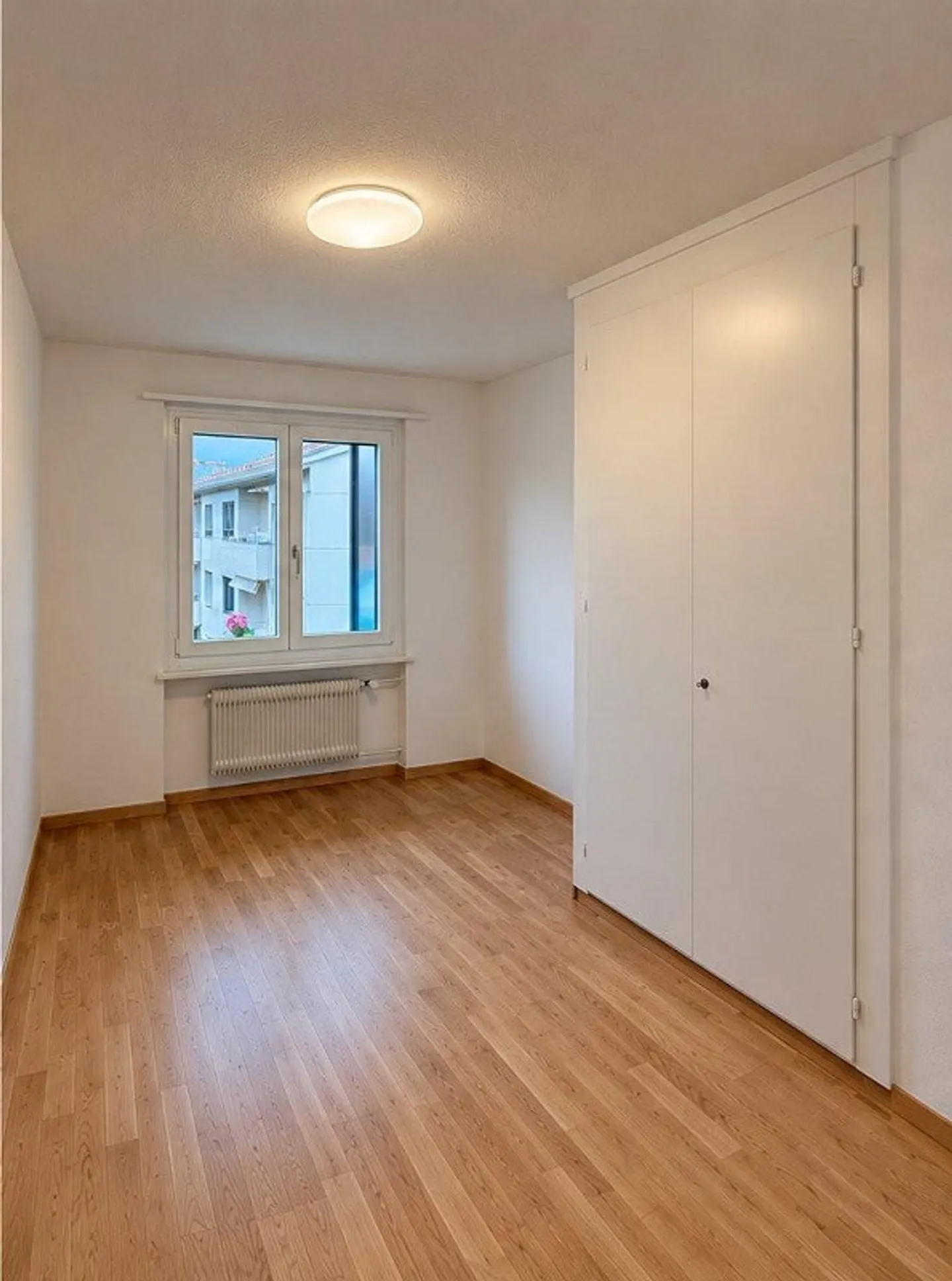 Votre nouveau chez-vous avec vue sur le Niesen - Photo 5 sur 9