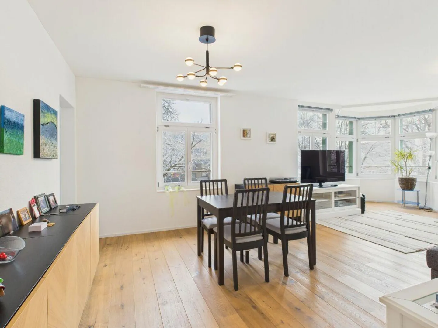 Spacious 4.5-room apartment for residential or commercial use in the heart of Wil - Photo 2 of 15