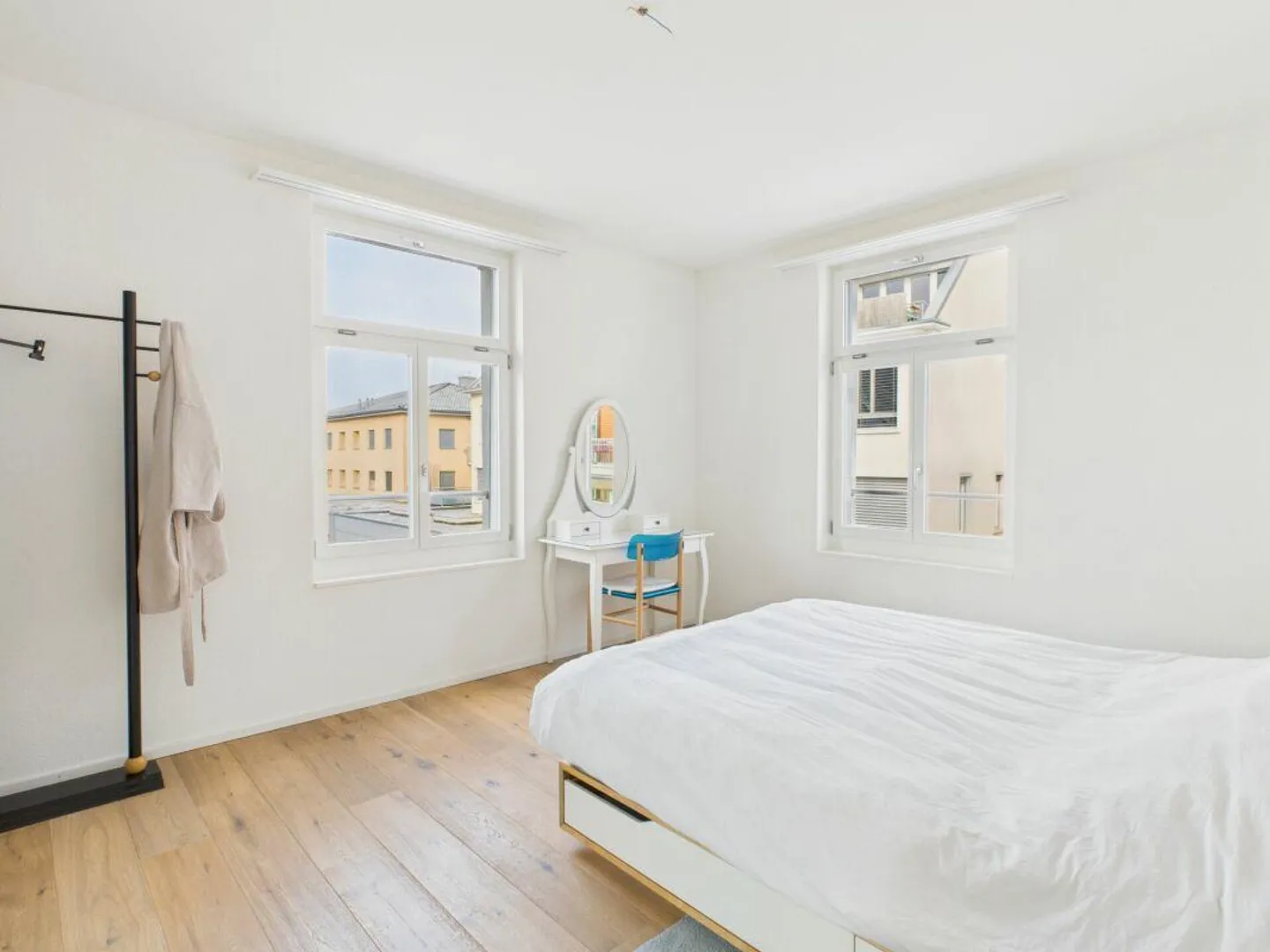 Spacious 4.5-room apartment for residential or commercial use in the heart of Wil - Photo 6 of 15