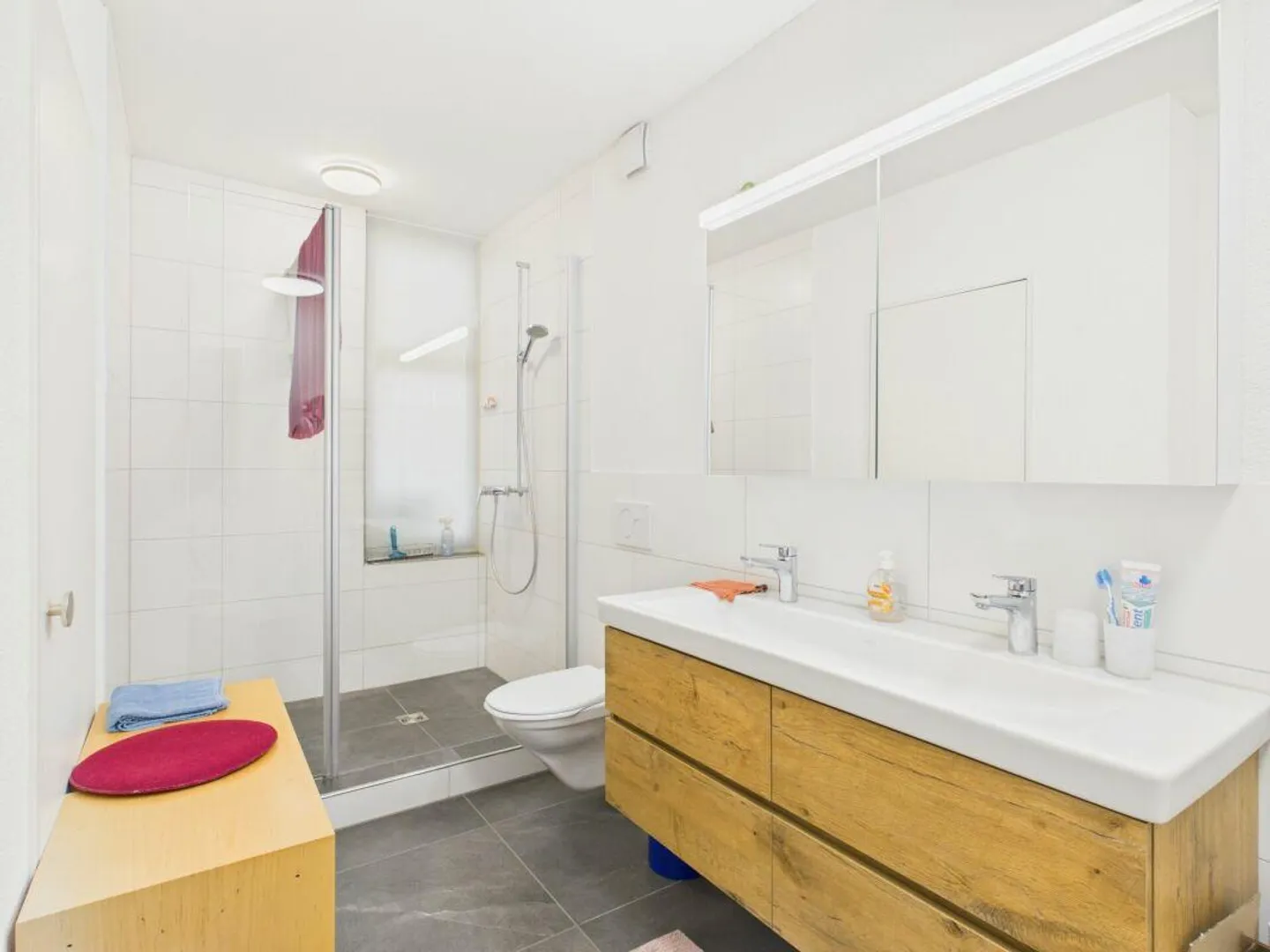 Spacious 4.5-room apartment for residential or commercial use in the heart of Wil - Photo 9 of 15