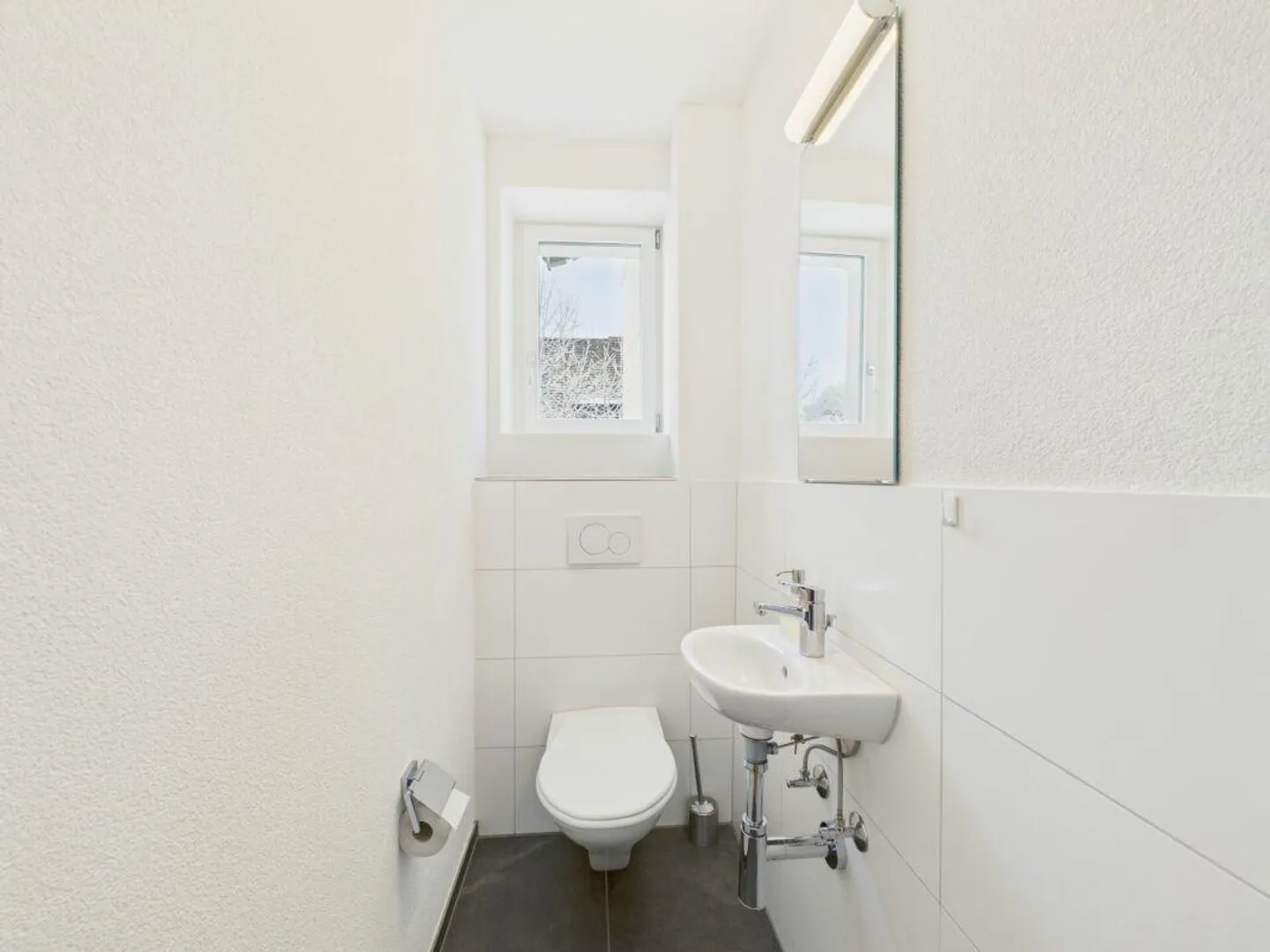 Spacious 4.5-room apartment for residential or commercial use in the heart of Wil - Photo 10 of 15