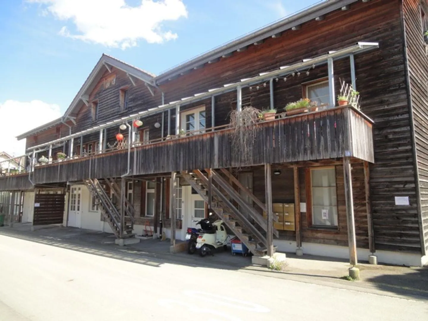 Sehr helles Wohn-Atelier/Wohn-Studio im Parterre auf der Breite - Photo 7 of 8