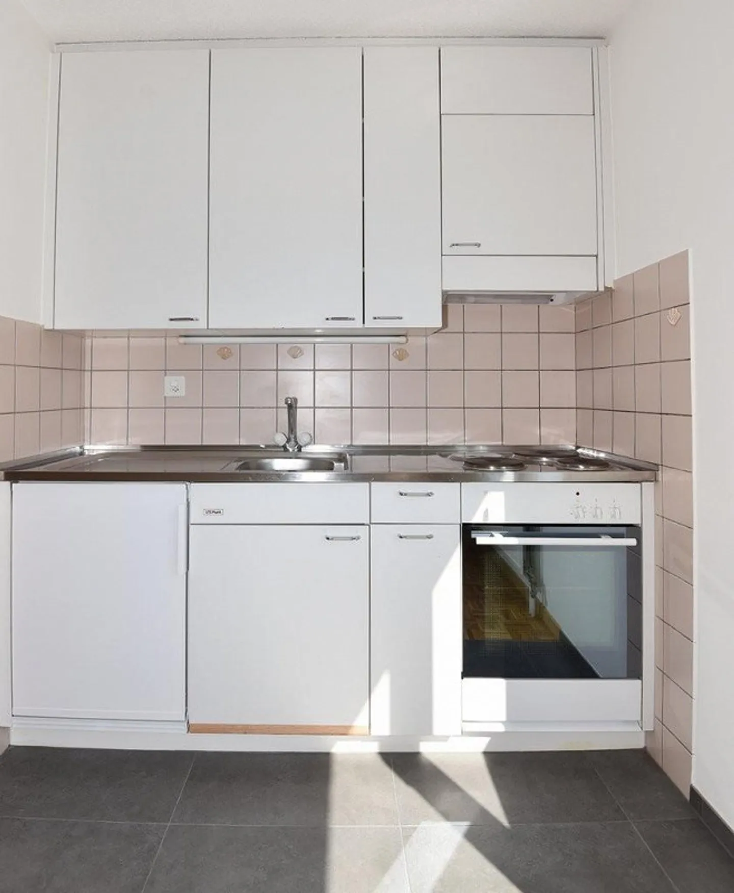 Valentin District, beautiful 2-room apartment - Photo 3 of 6