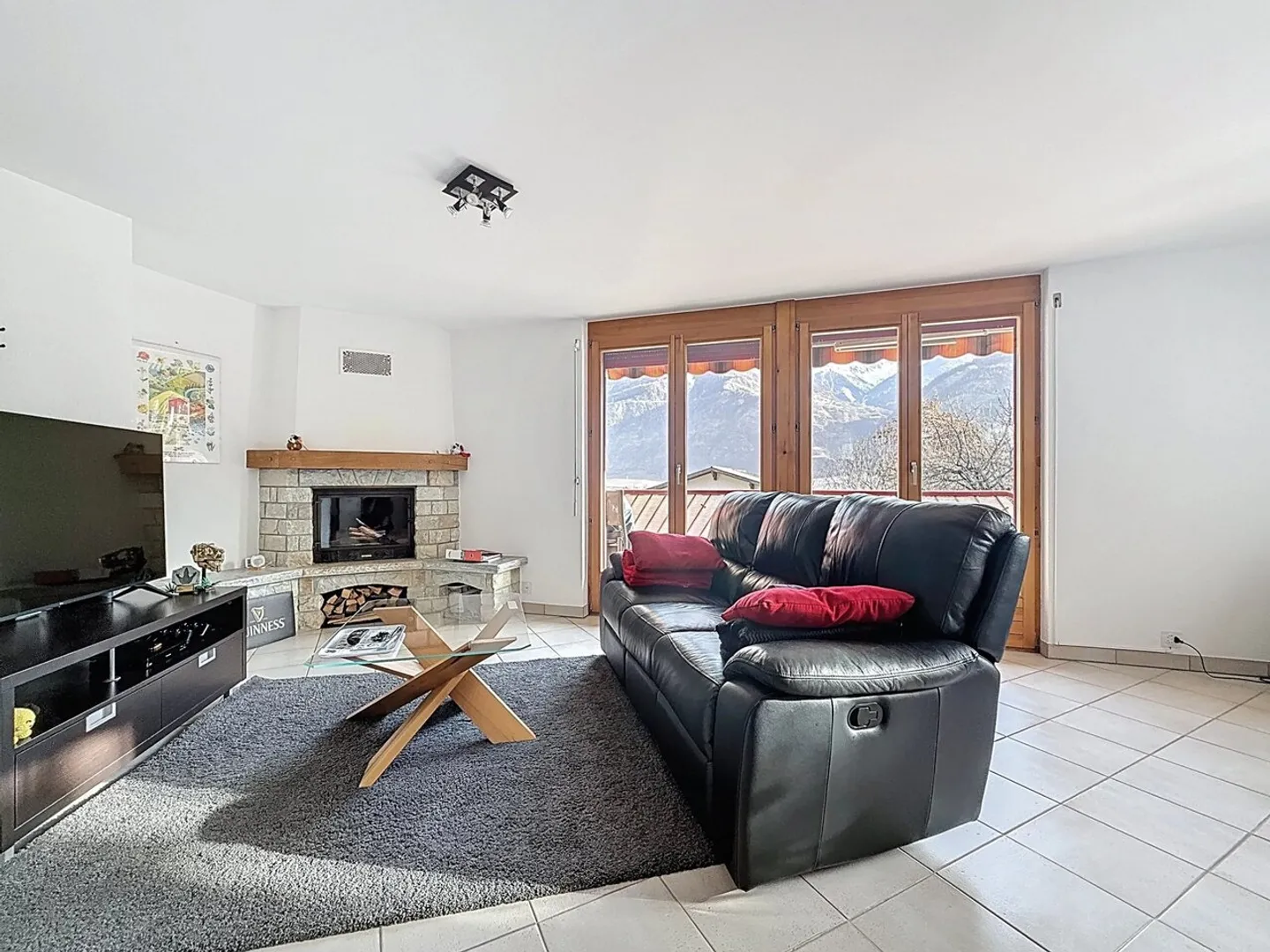 Charmantes Haus mit Bergblick - Foto 1 von 13