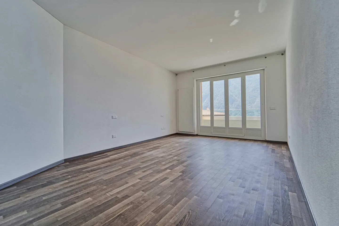 Inviting Apartment in Castagnola with Stunning Lake View - Photo 4 of 8