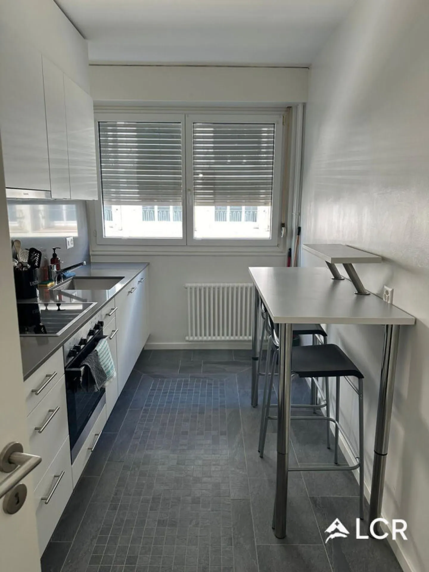 Beautiful 2.5-room apartment in Geneva - Photo 2 of 9