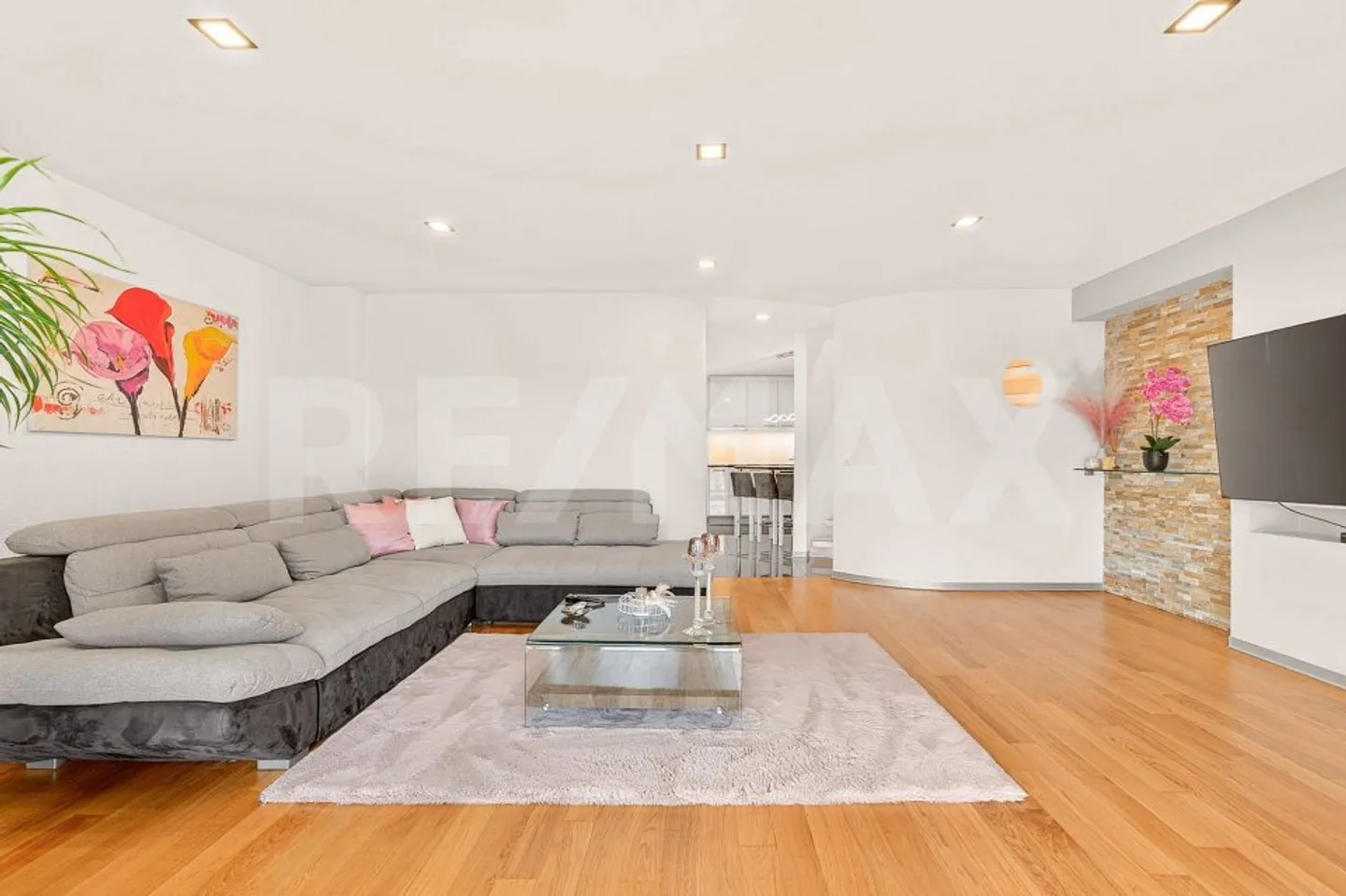 Modern 5.5-room house with breathtaking panoramic views - Photo 4 of 13