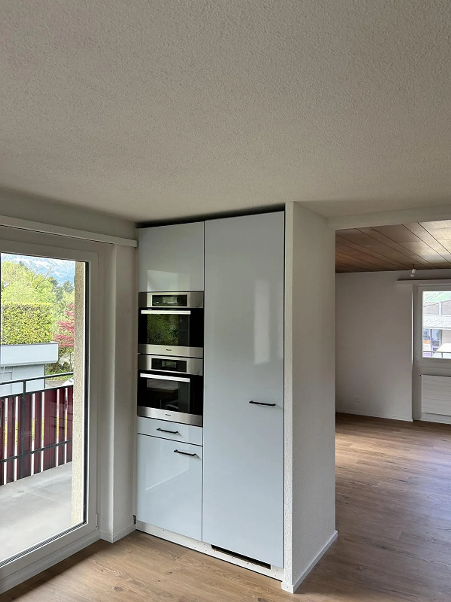 Maison individuelle rénovée avec grand espace extérieur à louer - Photo 3 sur 16