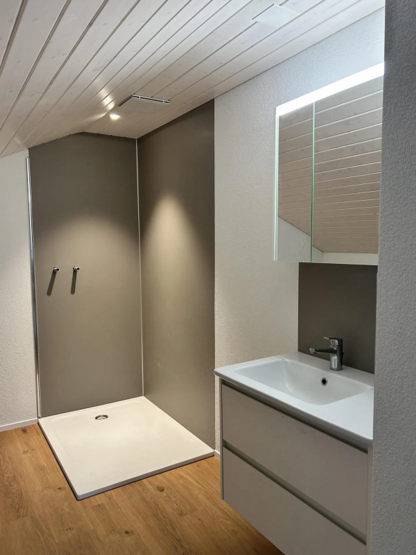 Maison individuelle rénovée avec grand espace extérieur à louer - Photo 12 sur 16