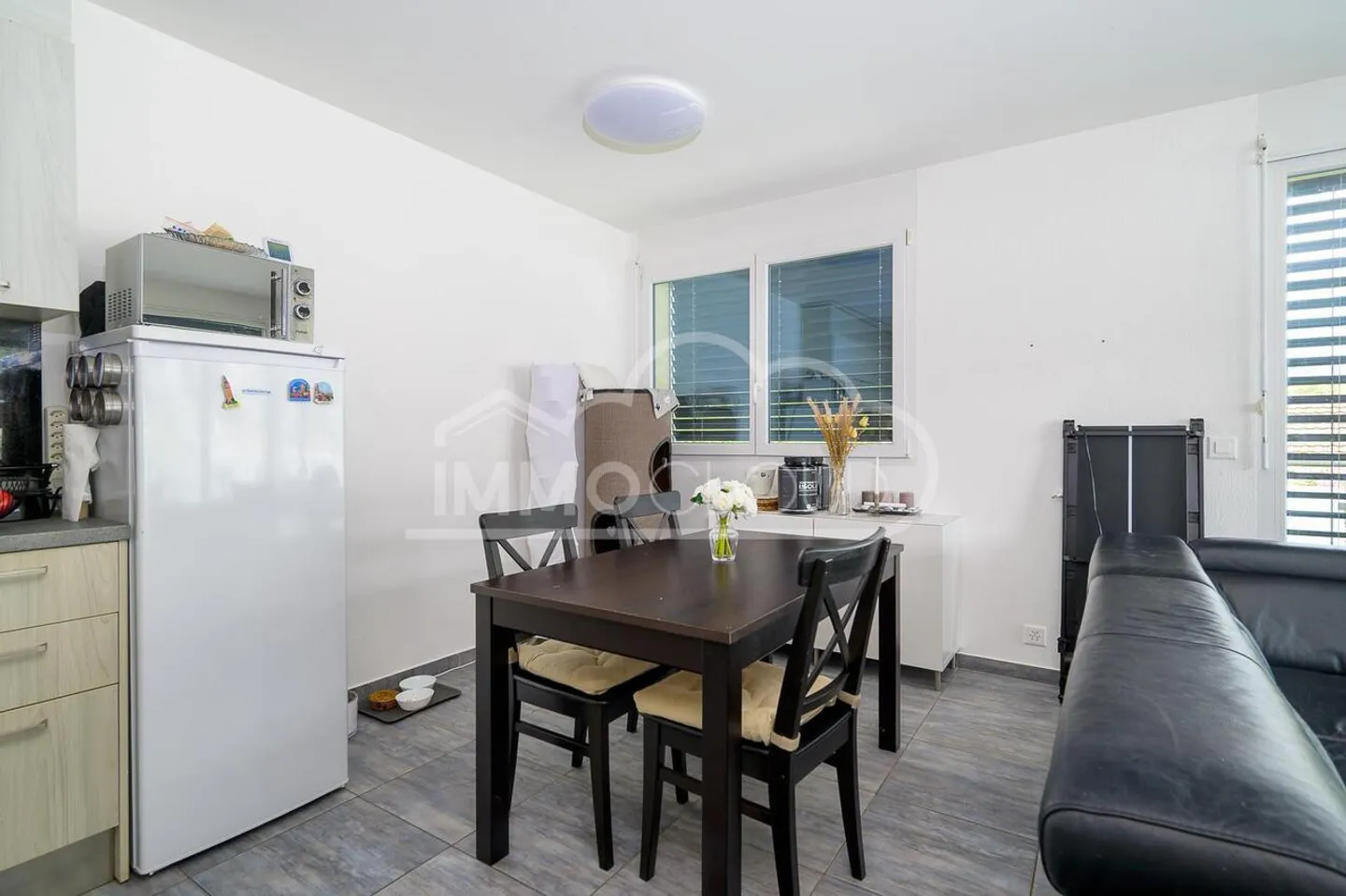 Spacious 4.5 Room Apartment with Balcony - Photo 2 of 11