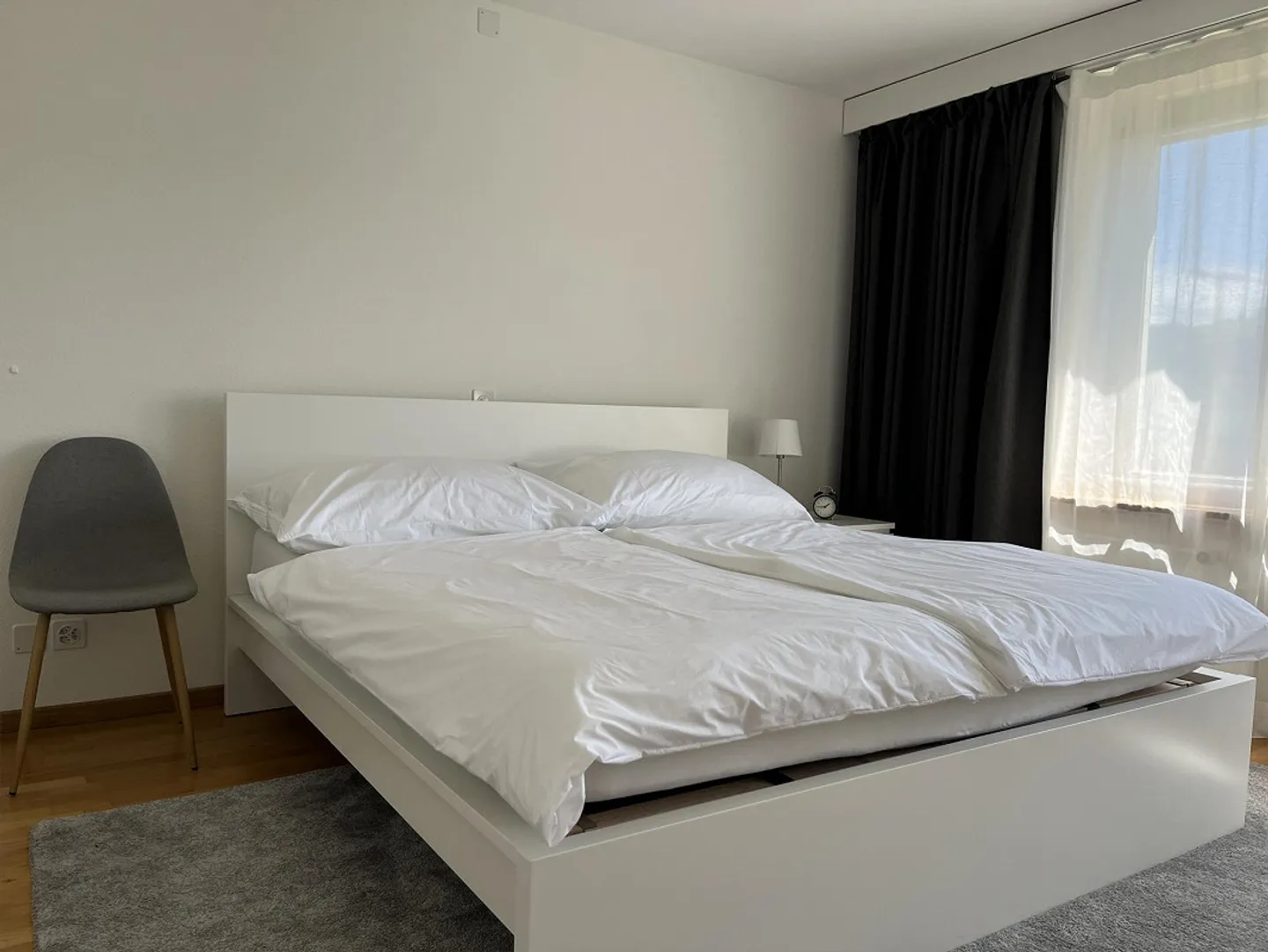 Sunny Business Apartment "Diana 3" near the Cantonal Hospital - Photo 4 of 13