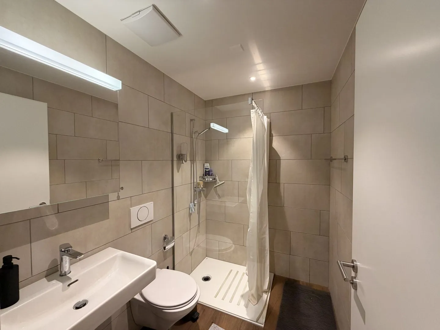 Appartement moderne de 4,5 pièces à louer - Photo 4 sur 9