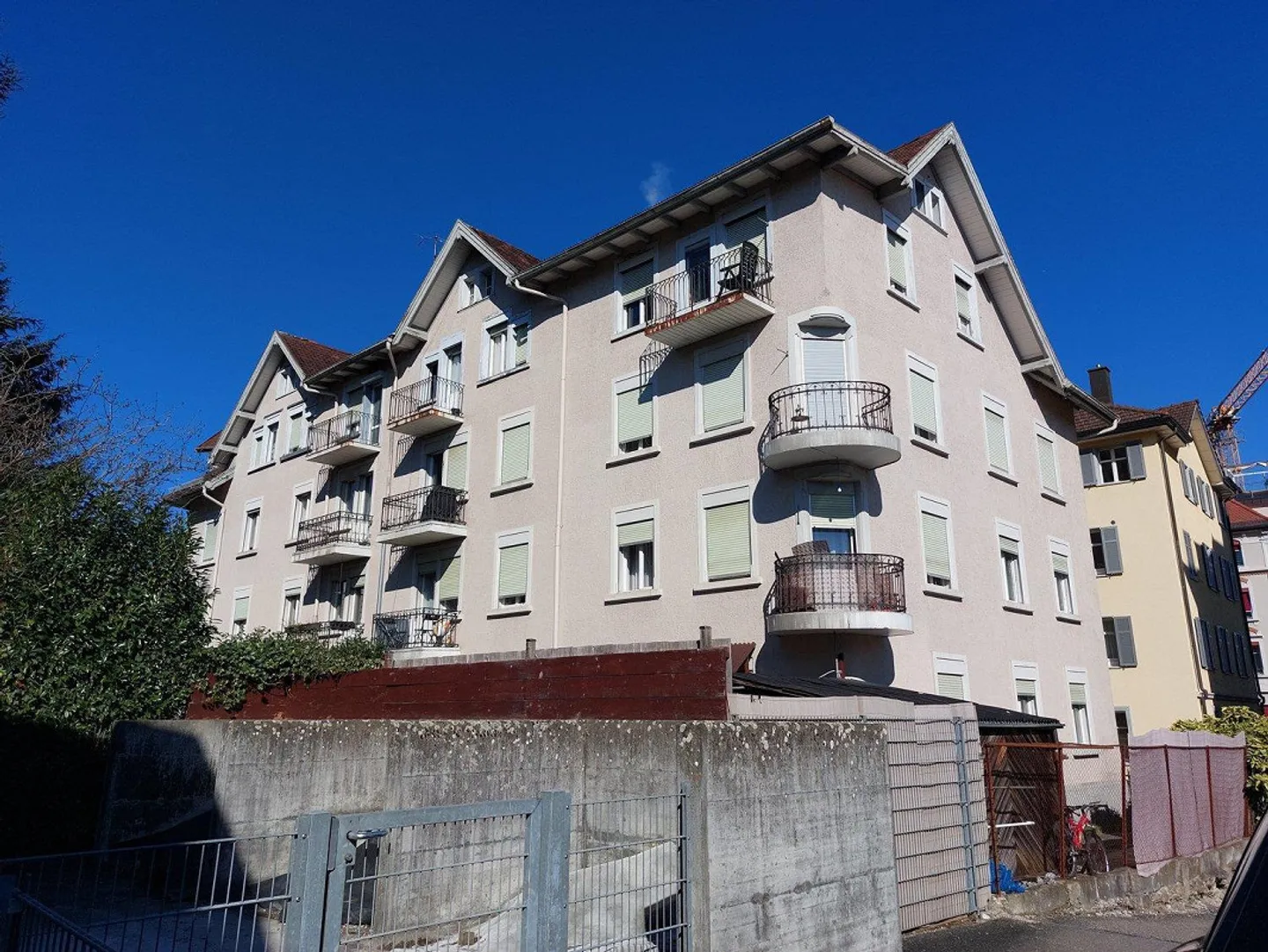 Appartement lumineux de 3 pièces avec balcon au centre - Photo 1 sur 6