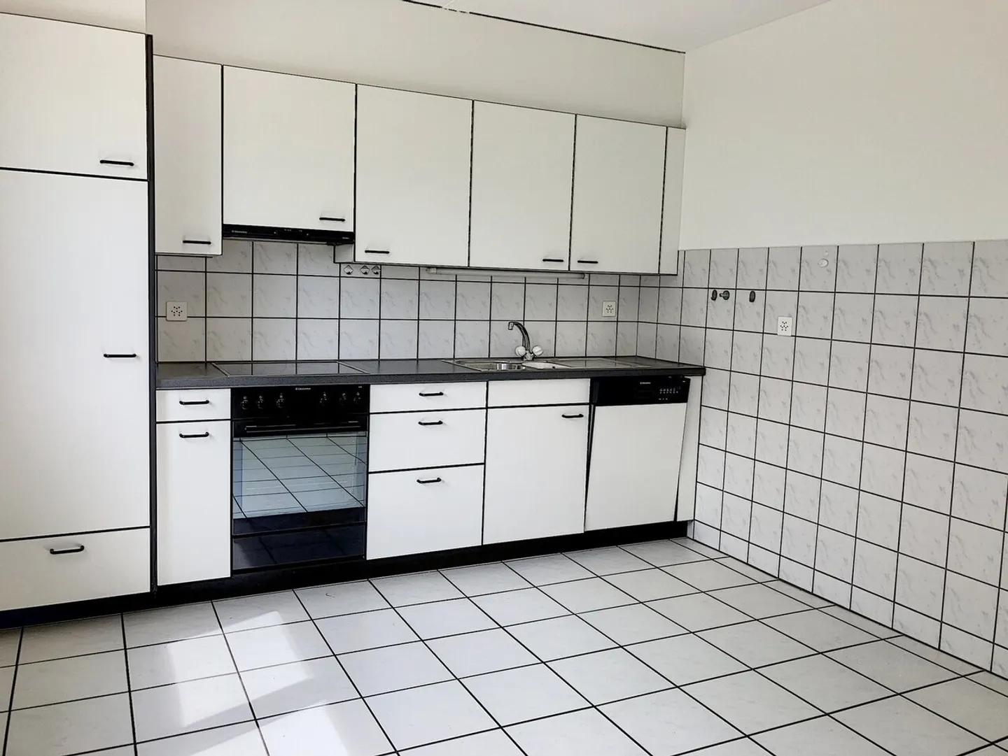 Grand 4½ pièces situé dans un beau cadre de verdure - Foto 2 di 13