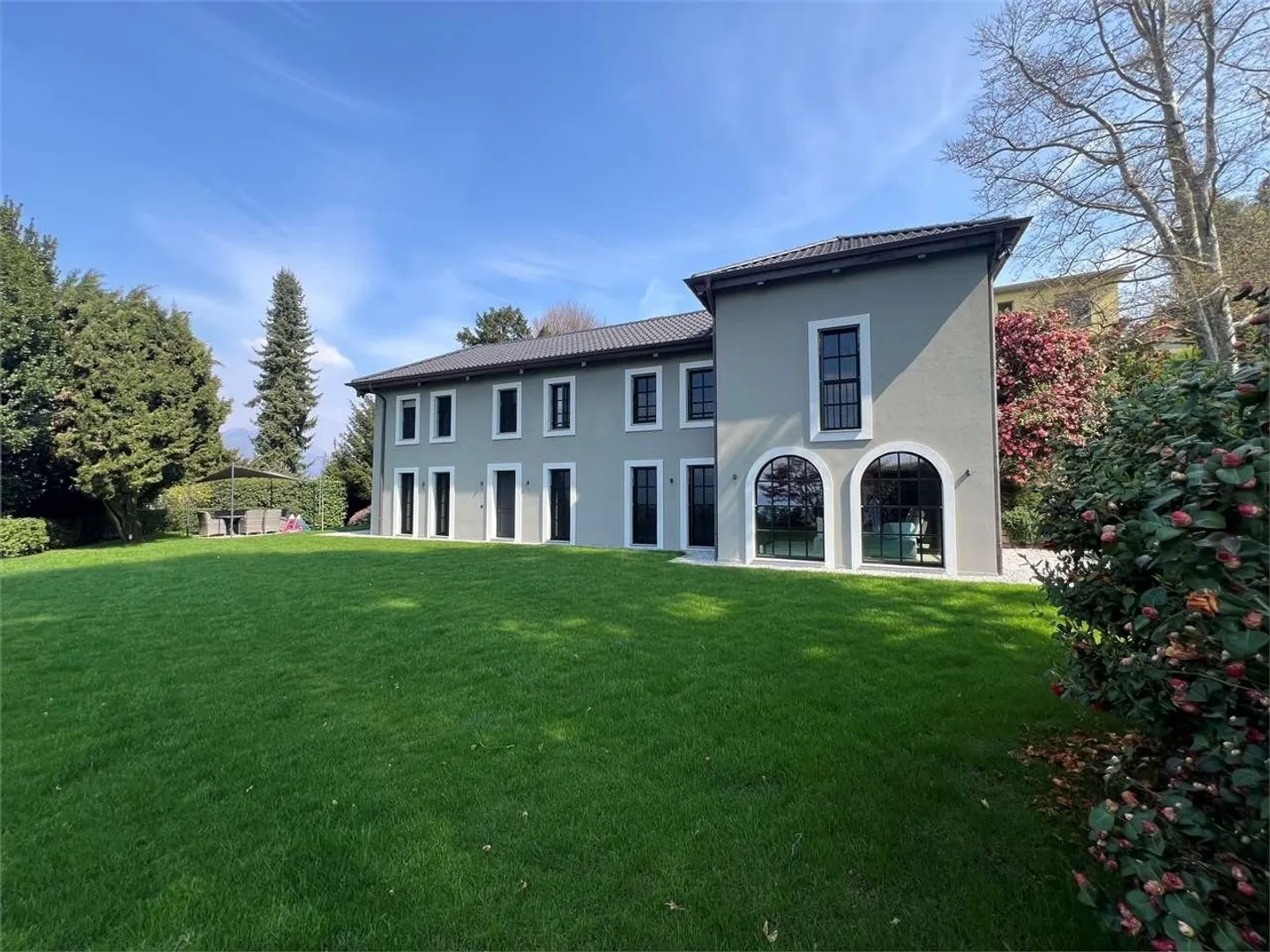 Elegance in the Heart of Montagnola, Exclusive Country House - Photo 2 of 13