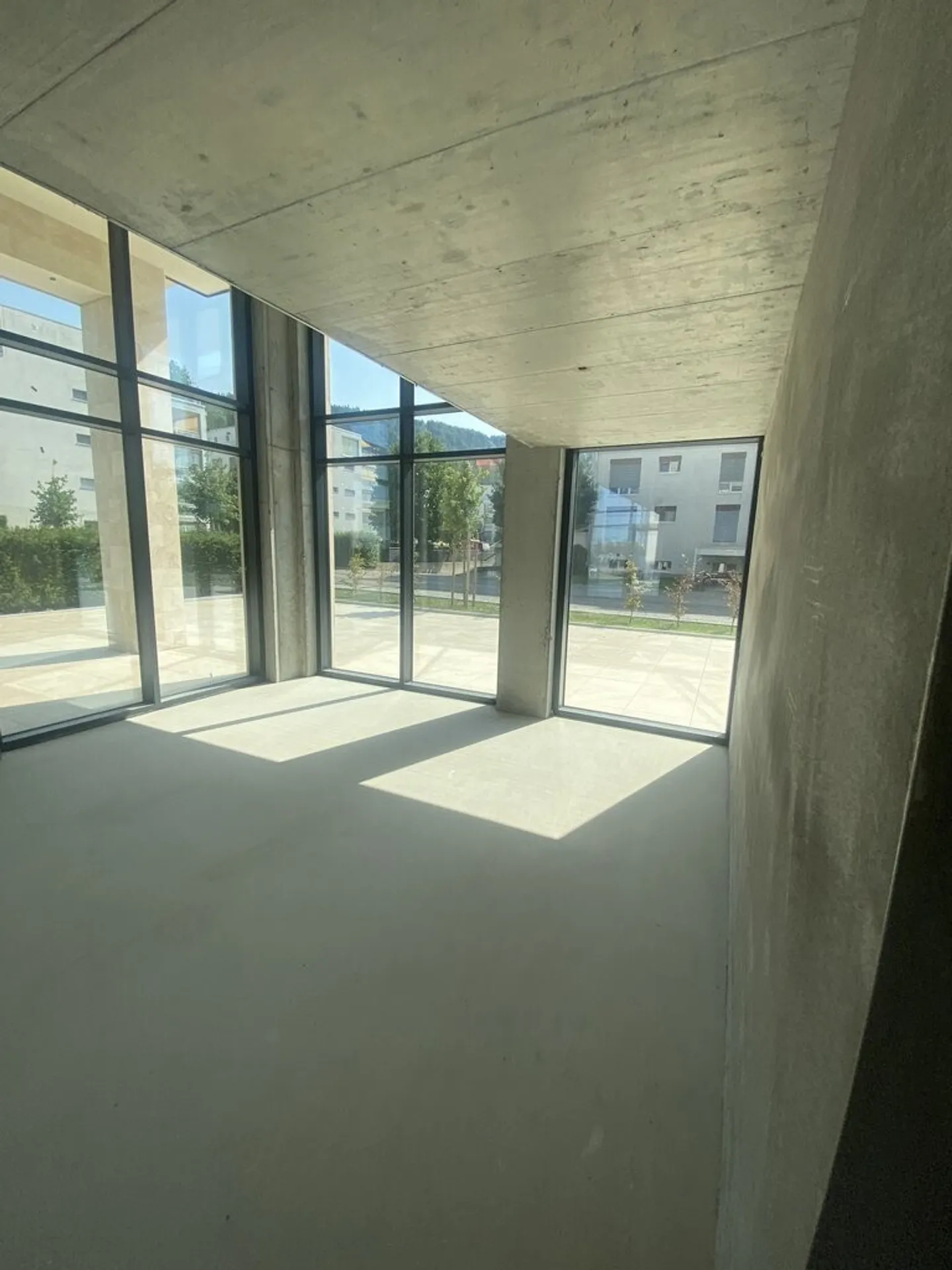 Espace de bureau/commercial attrayant dans un nouveau bâtiment, première occupation à Lucerne/Littau - Photo 2 sur 12