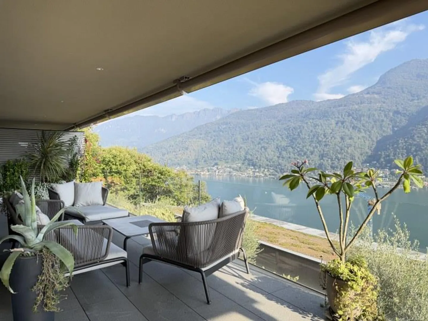3.5-ROOM APARTMENT FURNISHED WITH LAKE VIEW, GARDEN AND TERRACE - Photo 1 of 13