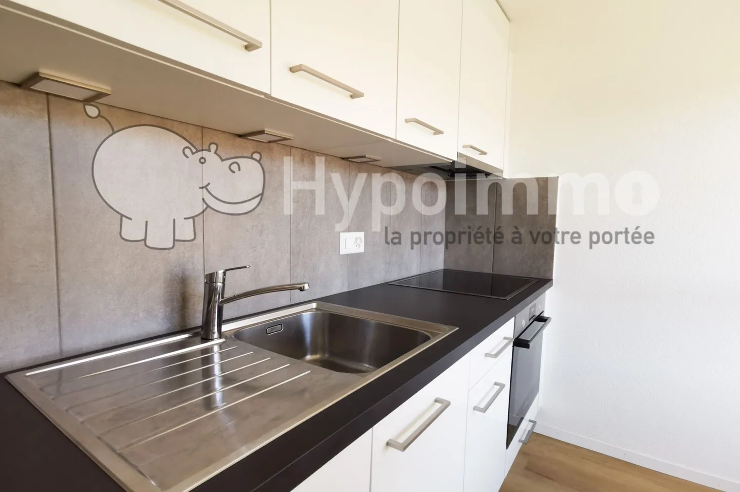 Bright 2-room apartment - Photo 1 of 8